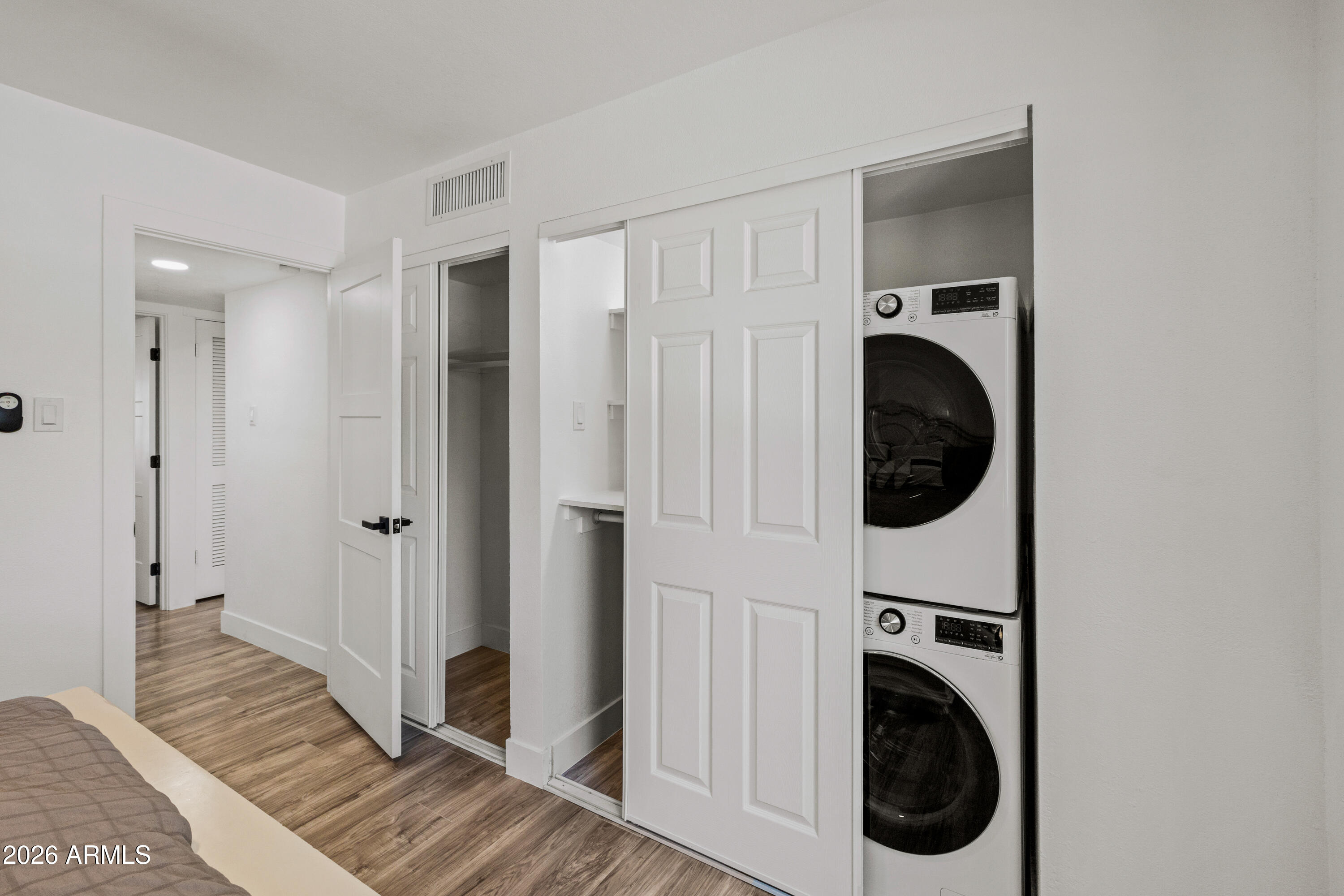LE CONTINENTAL - Residential Lease