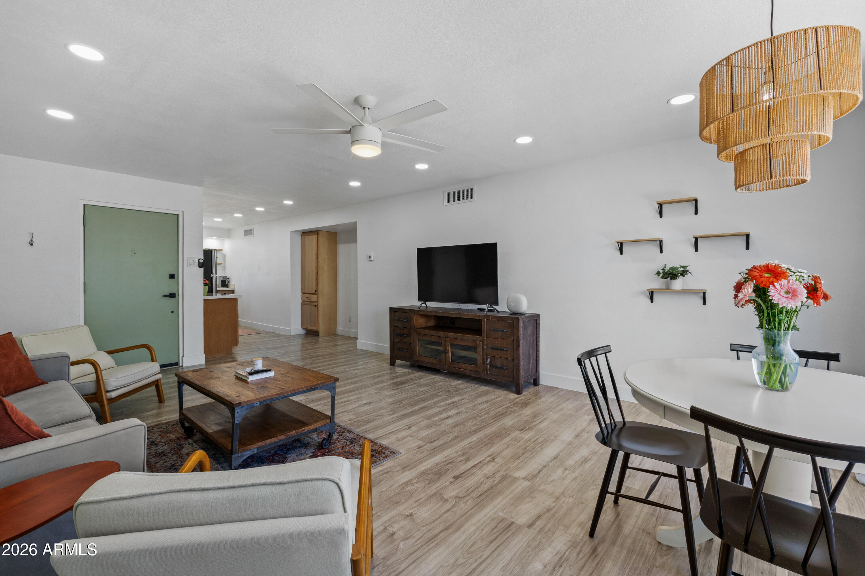 LE CONTINENTAL - Residential Lease