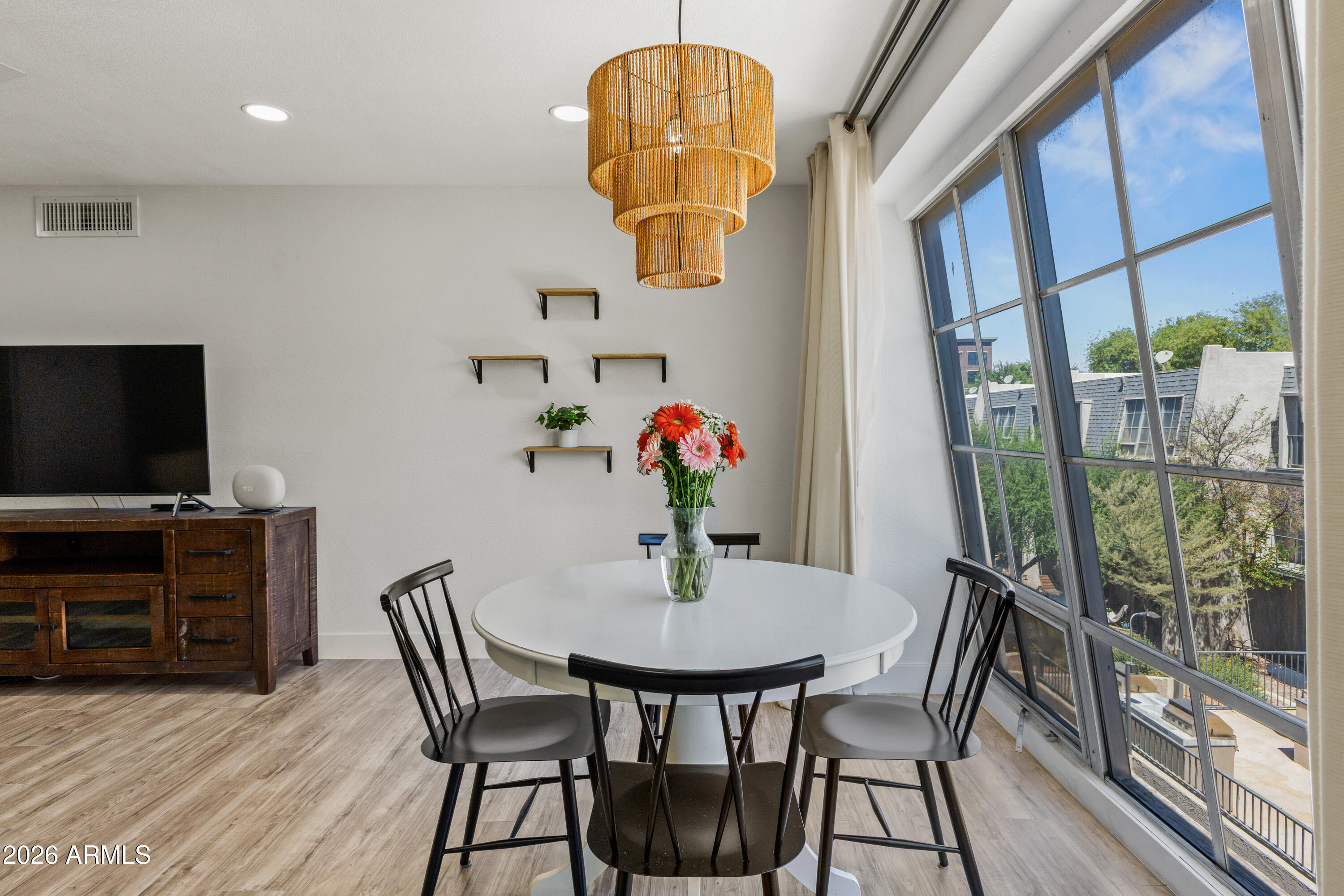 LE CONTINENTAL - Residential Lease
