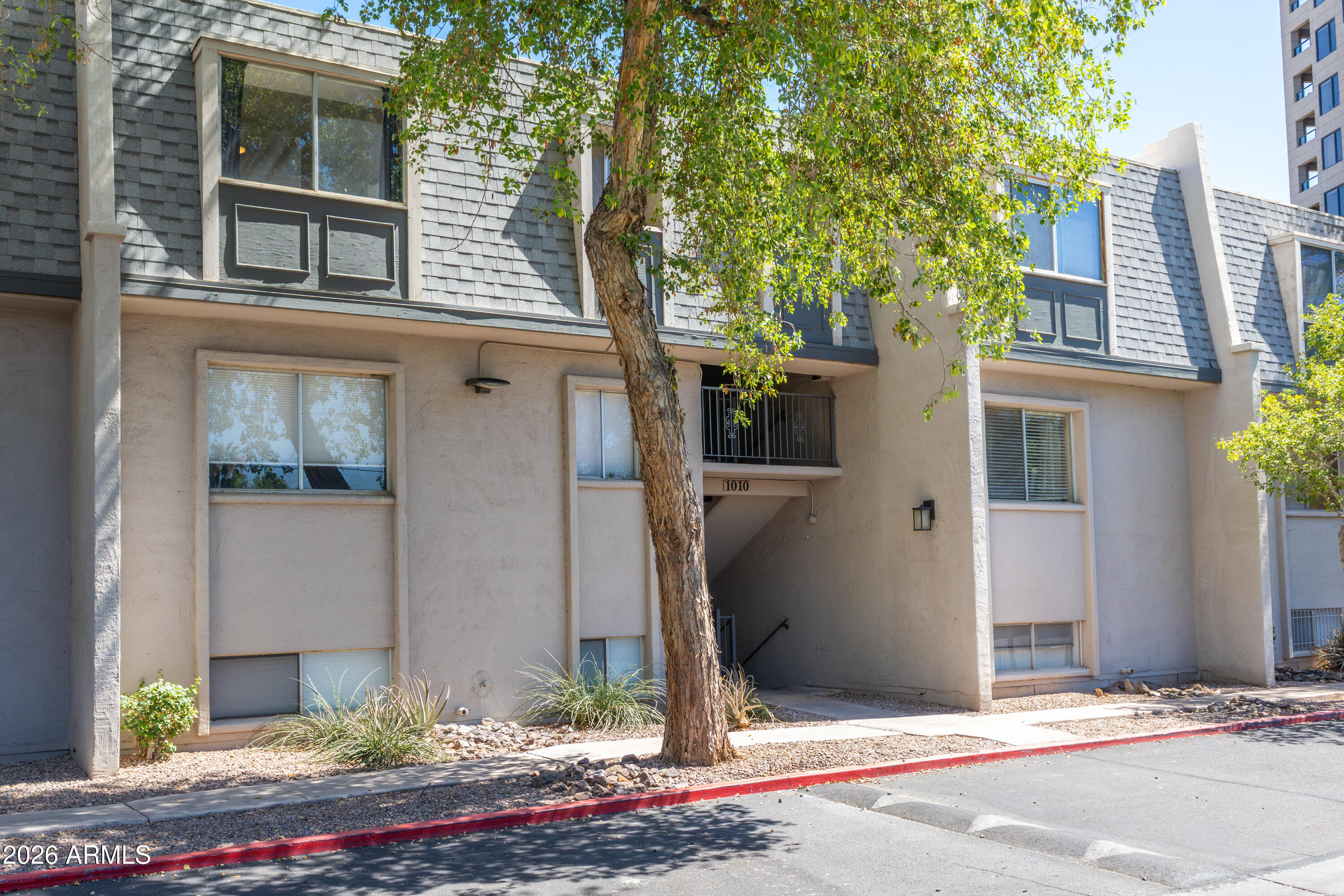 LE CONTINENTAL - Residential Lease