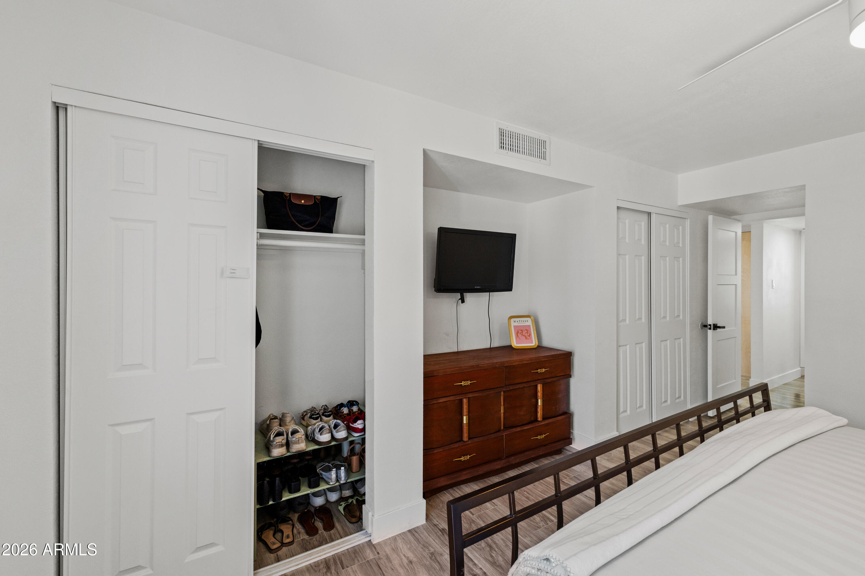 LE CONTINENTAL - Residential Lease
