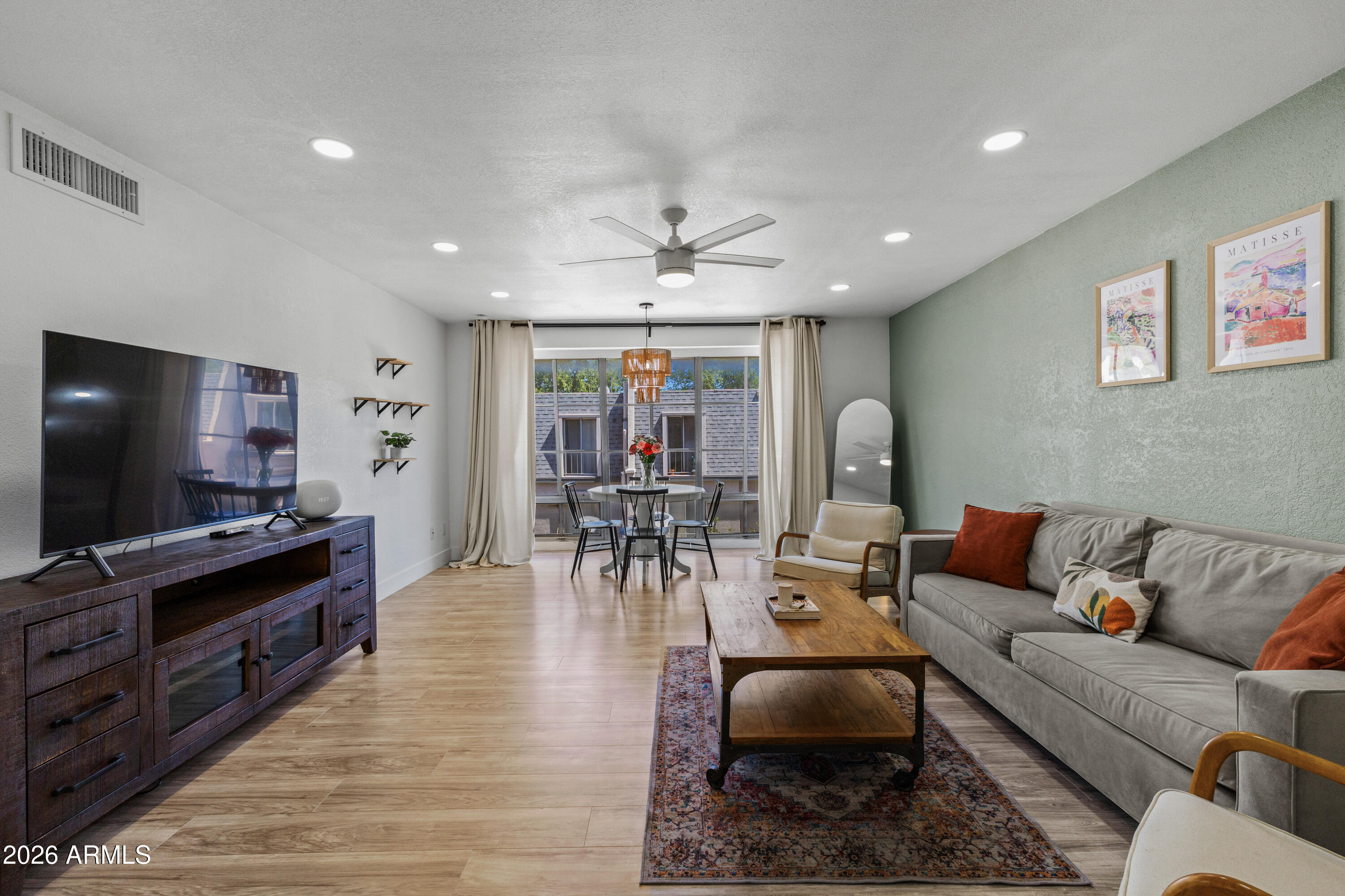 LE CONTINENTAL - Residential Lease