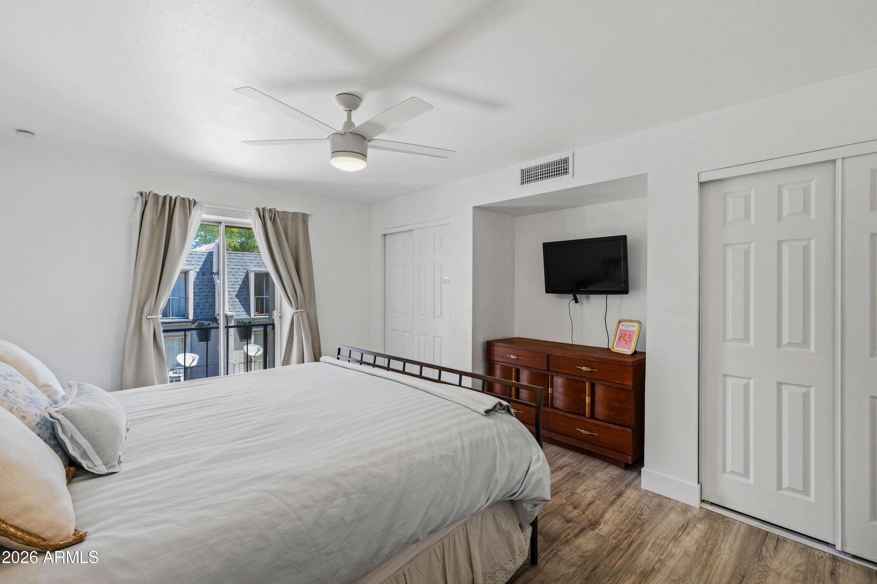 LE CONTINENTAL - Residential Lease