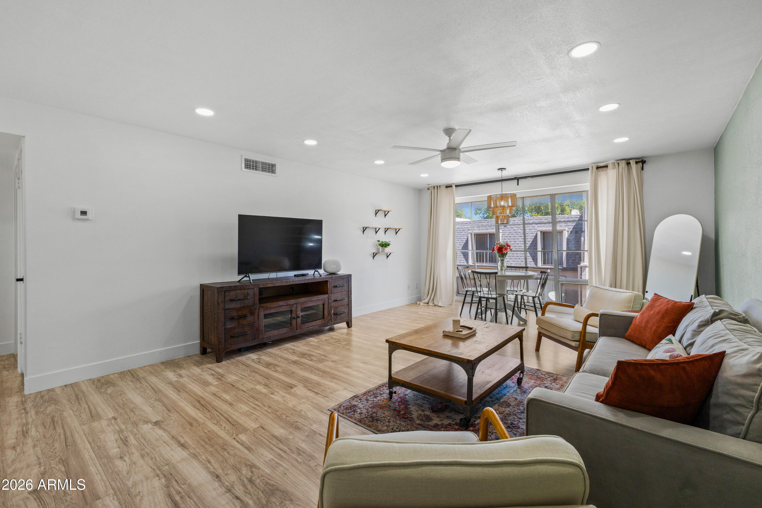 LE CONTINENTAL - Residential Lease