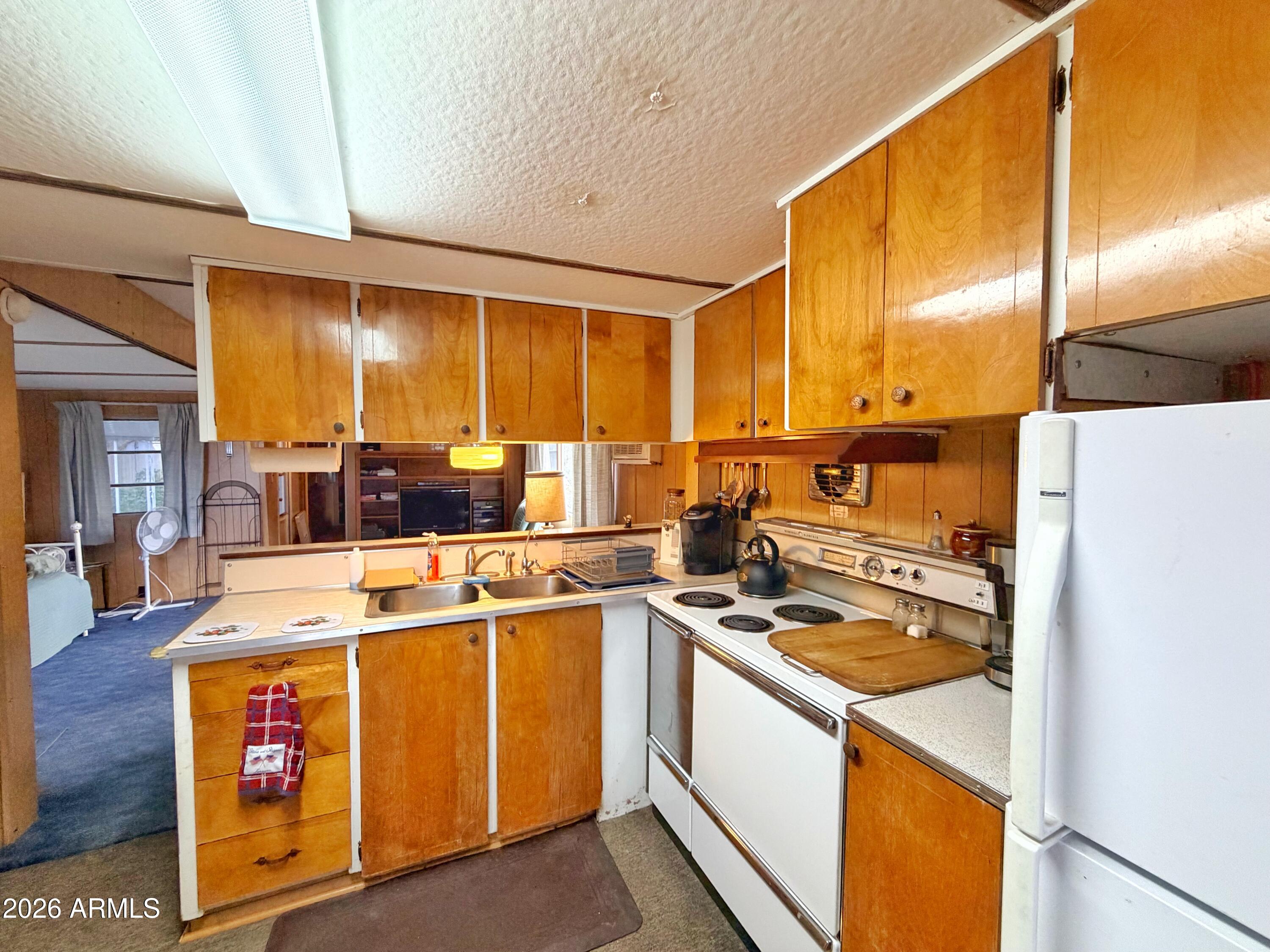 ZANE GREY ACRES - Residential