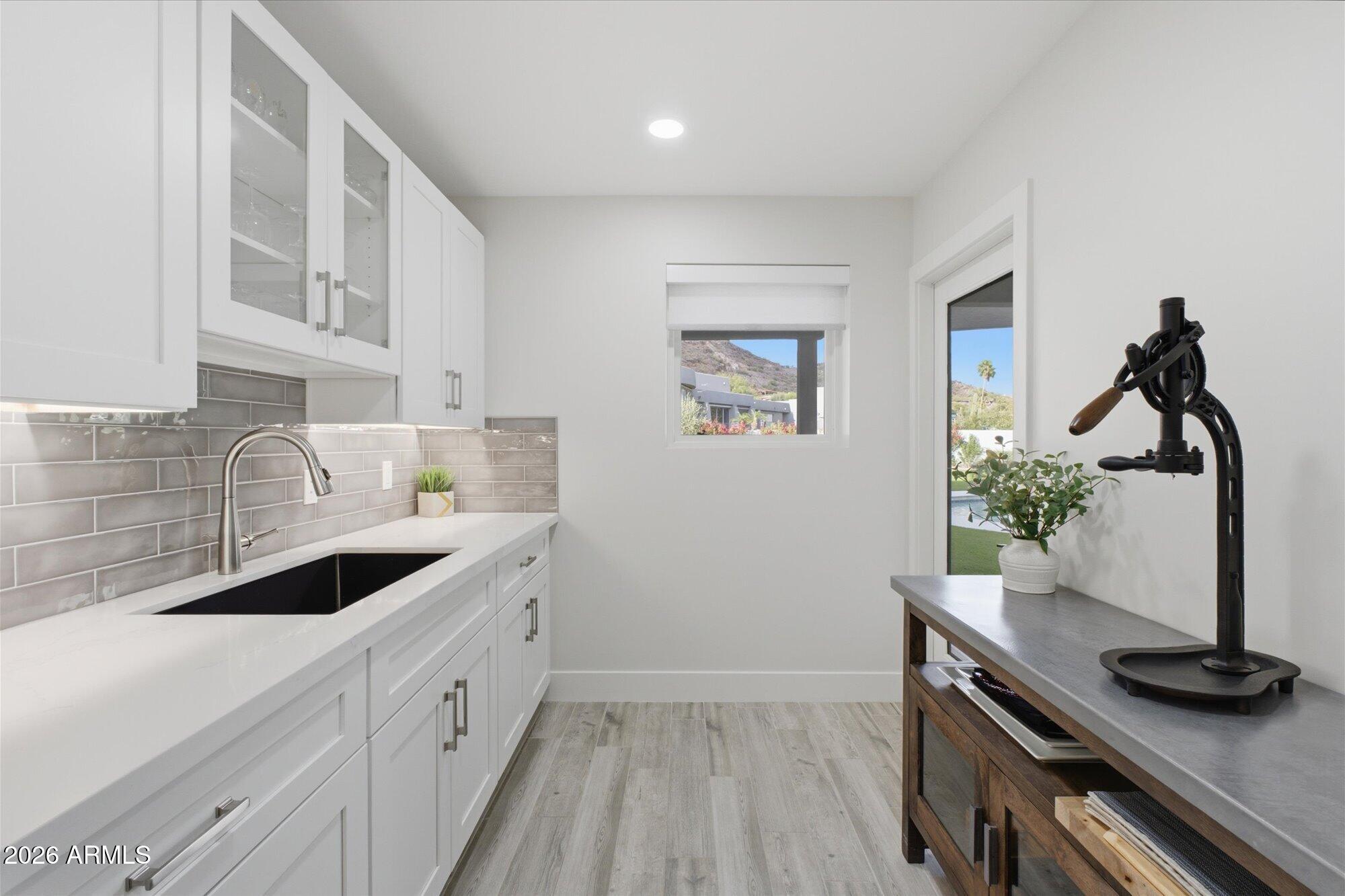 WHISPERING HILLS - Residential