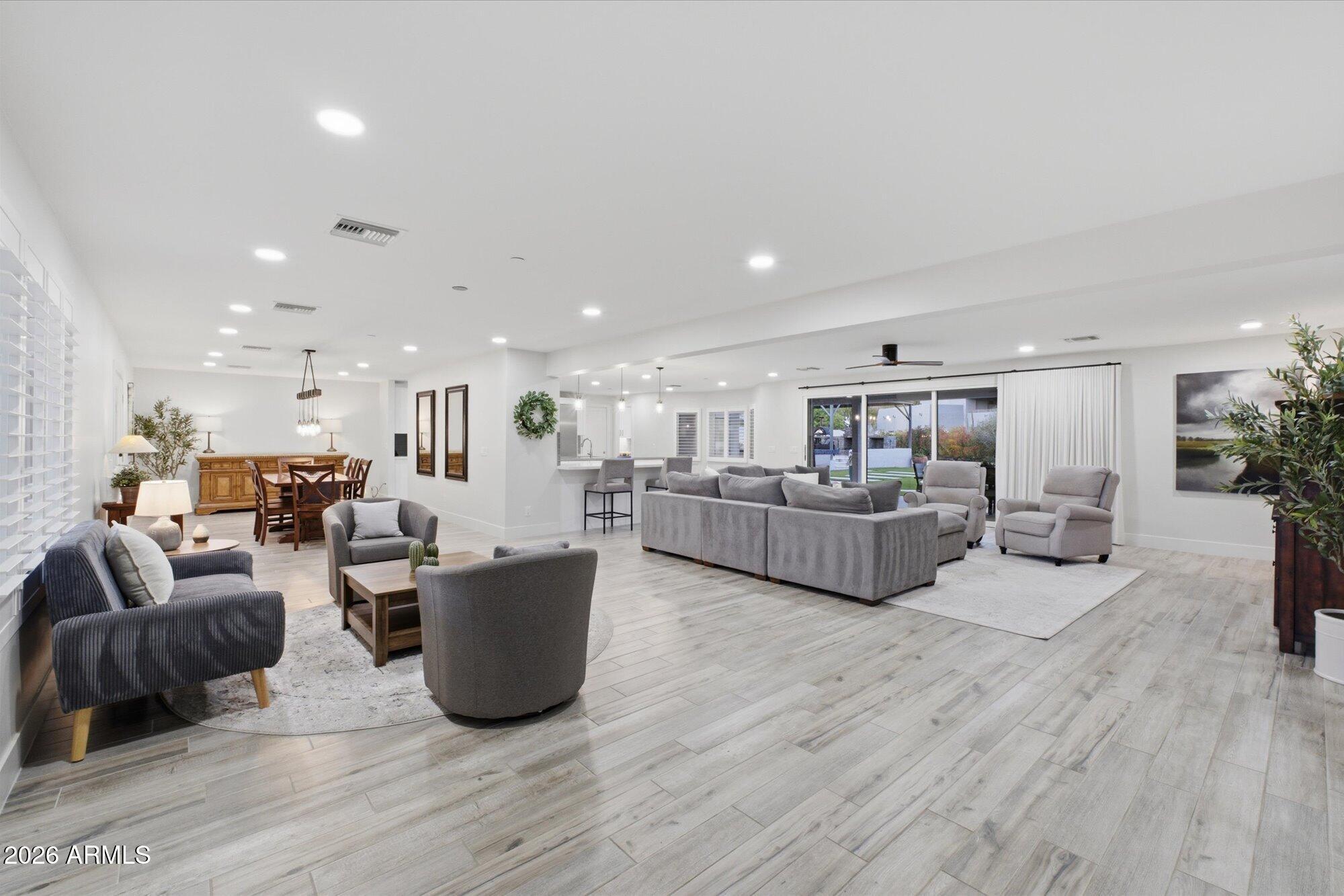 WHISPERING HILLS - Residential