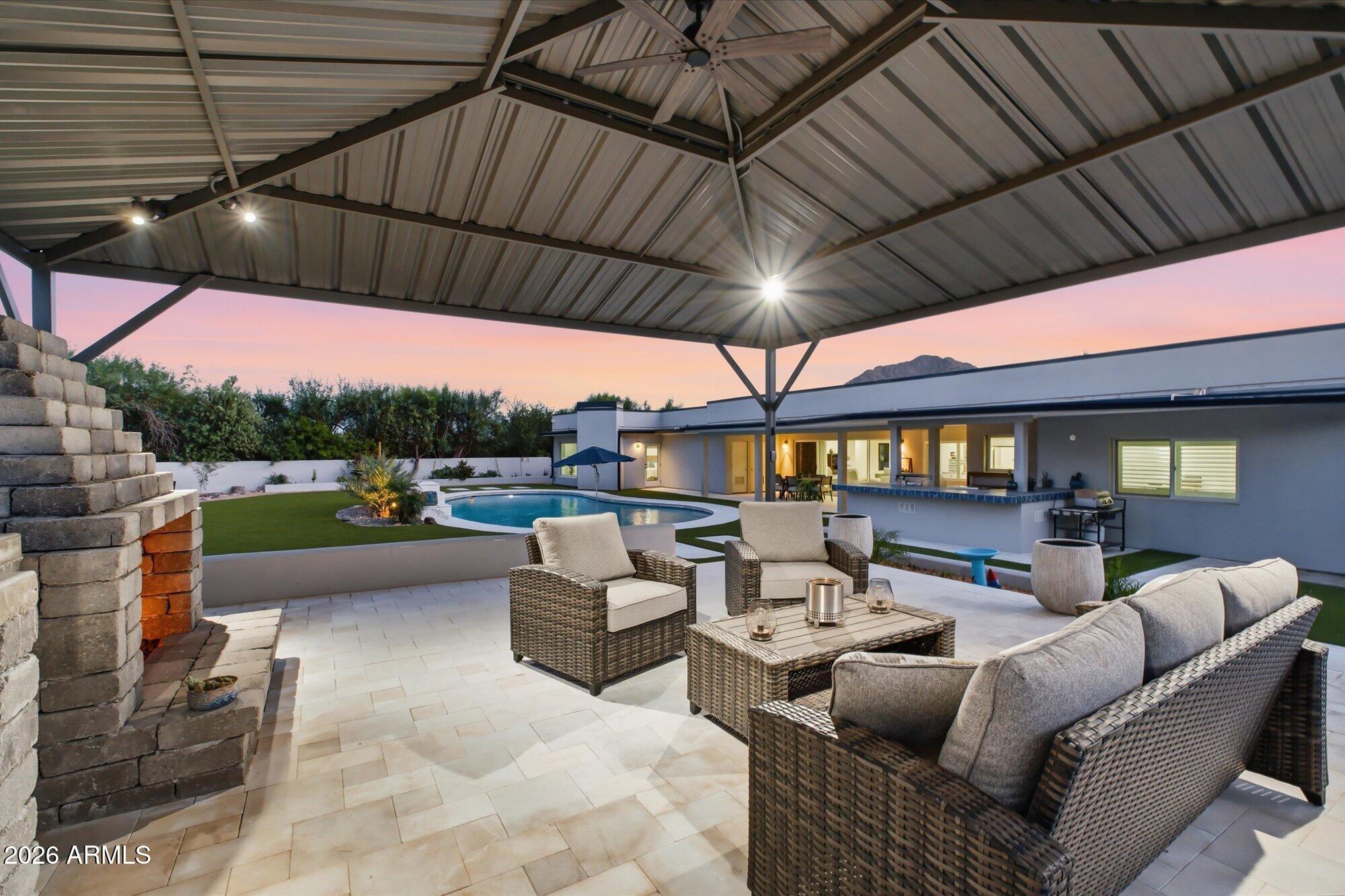 WHISPERING HILLS - Residential