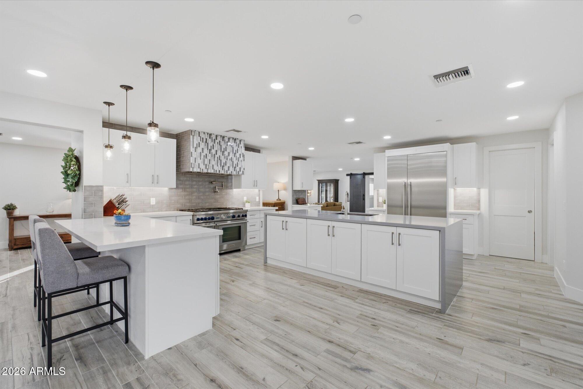 WHISPERING HILLS - Residential