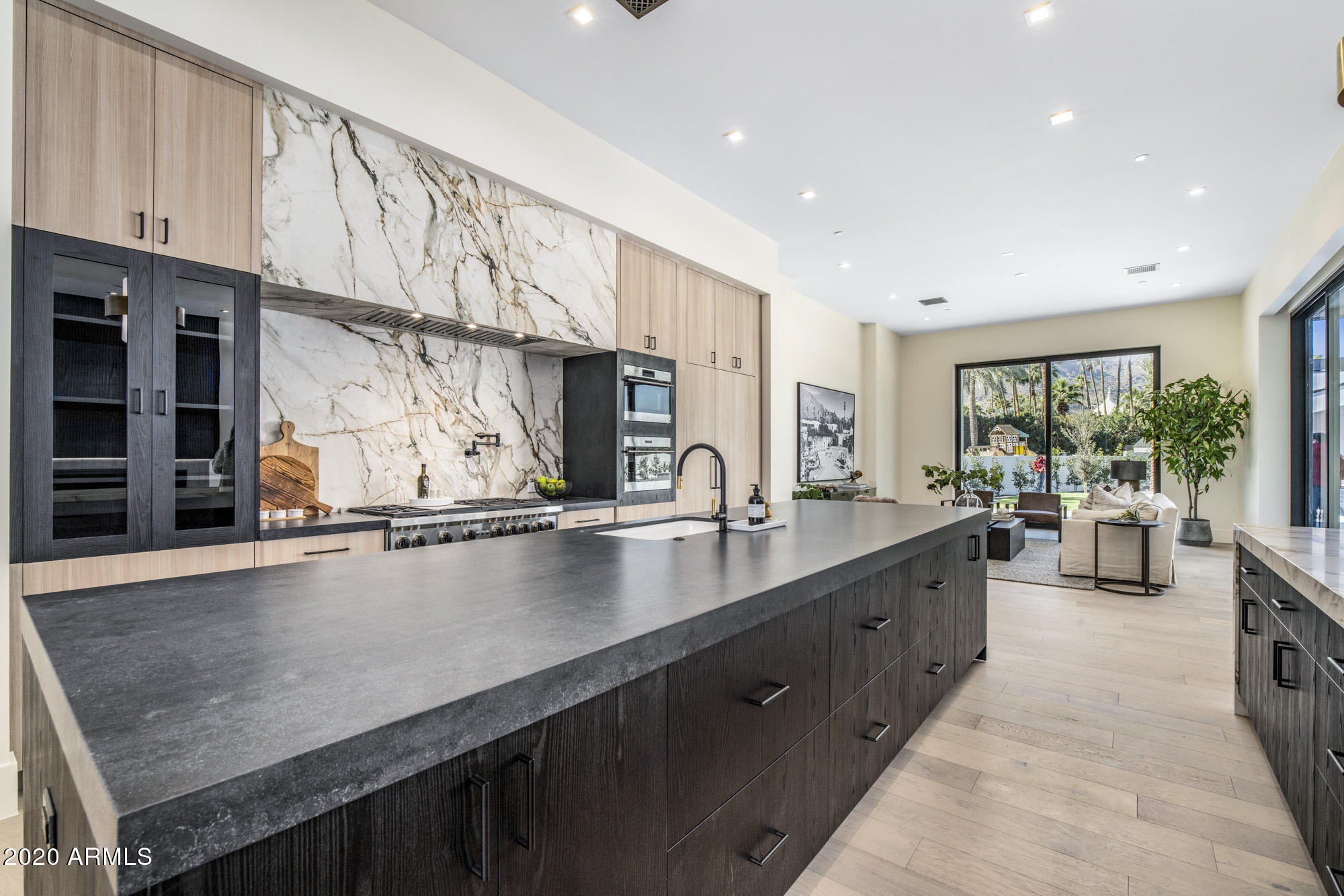 CASA BLANCA ESTATES LOT 20-37 & TR A - Residential