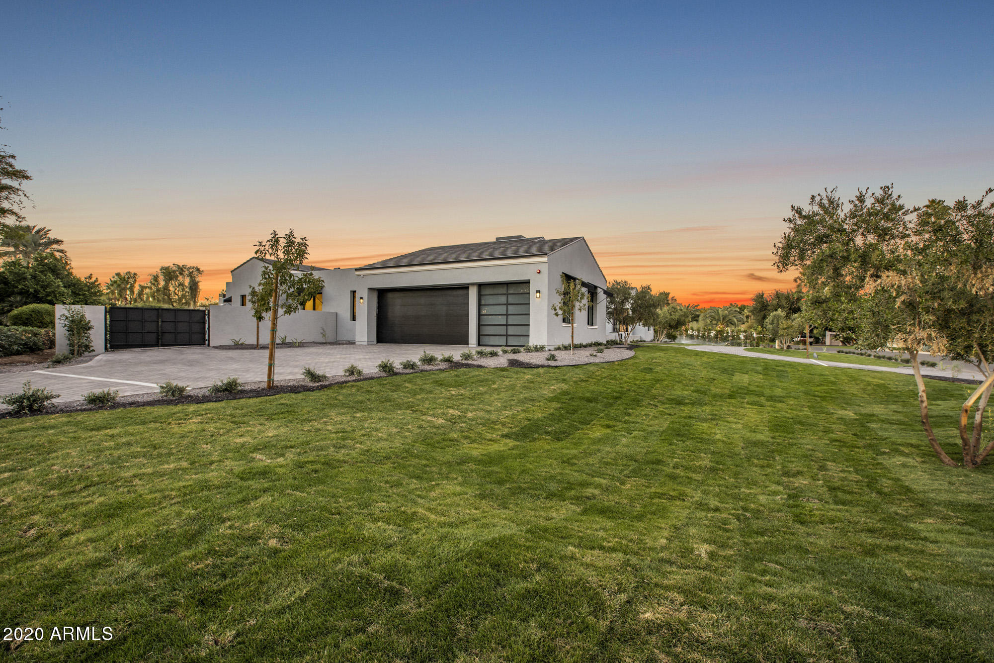 CASA BLANCA ESTATES LOT 20-37 & TR A - Residential