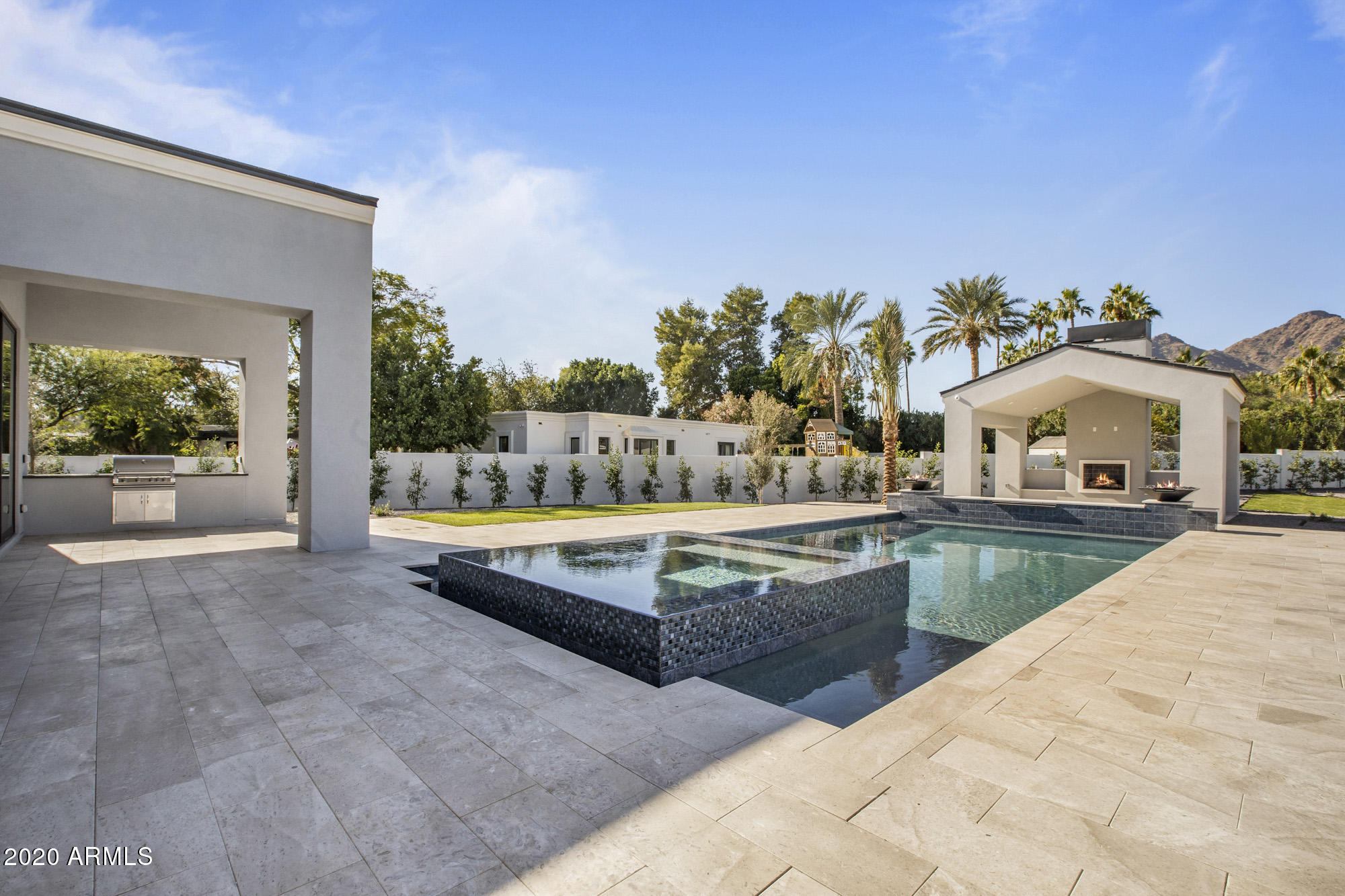 CASA BLANCA ESTATES LOT 20-37 & TR A - Residential