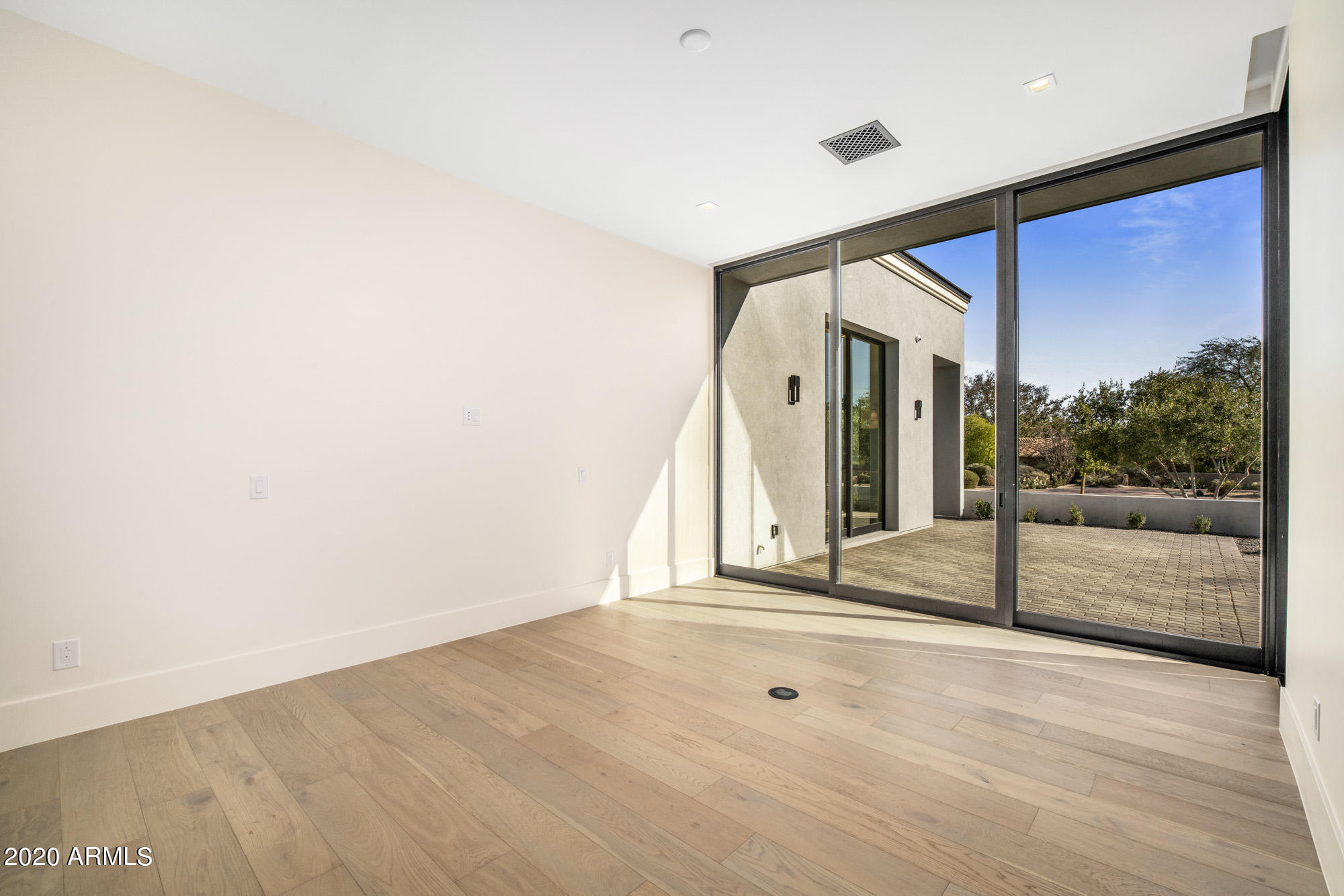 CASA BLANCA ESTATES LOT 20-37 & TR A - Residential