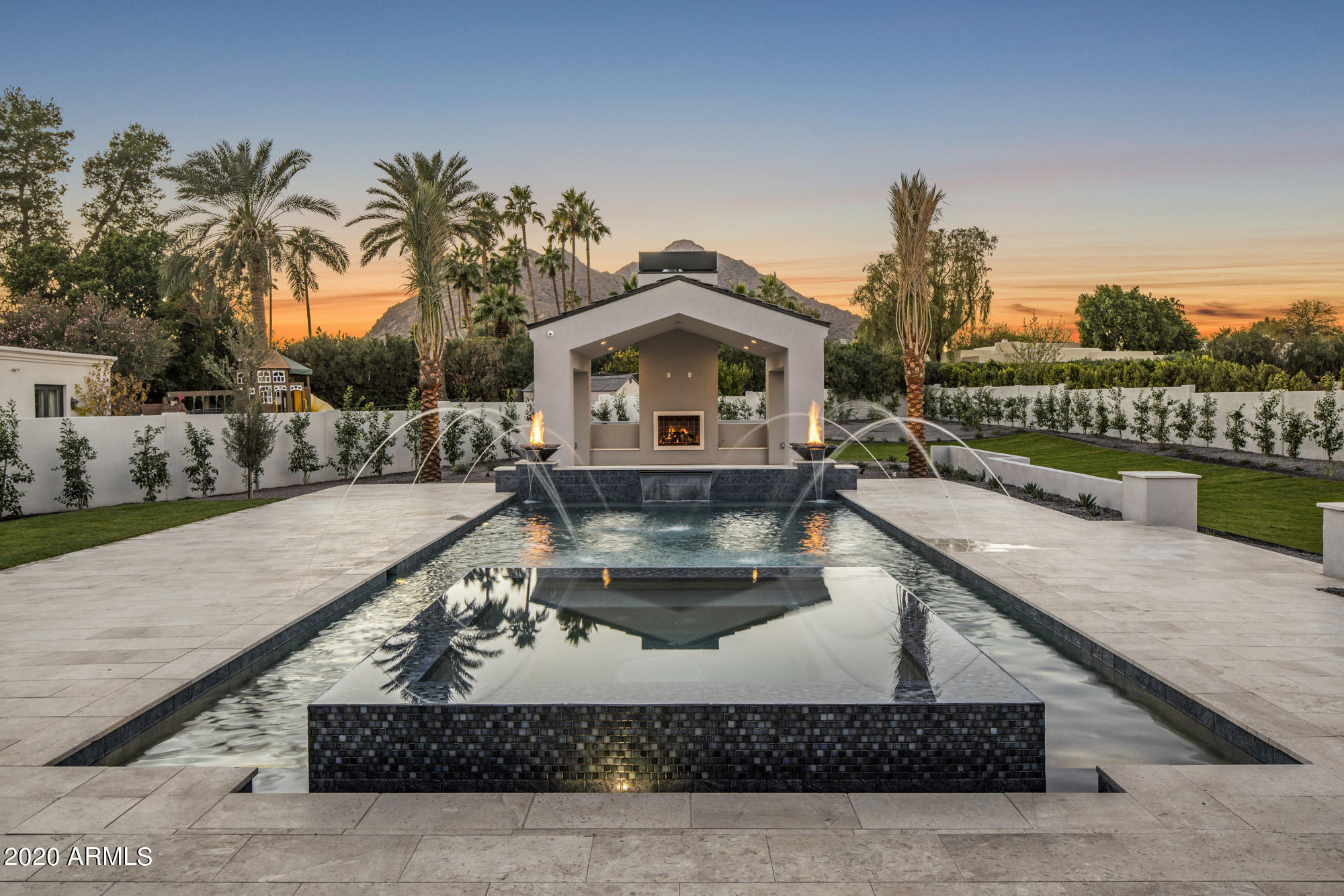 CASA BLANCA ESTATES LOT 20-37 & TR A - Residential