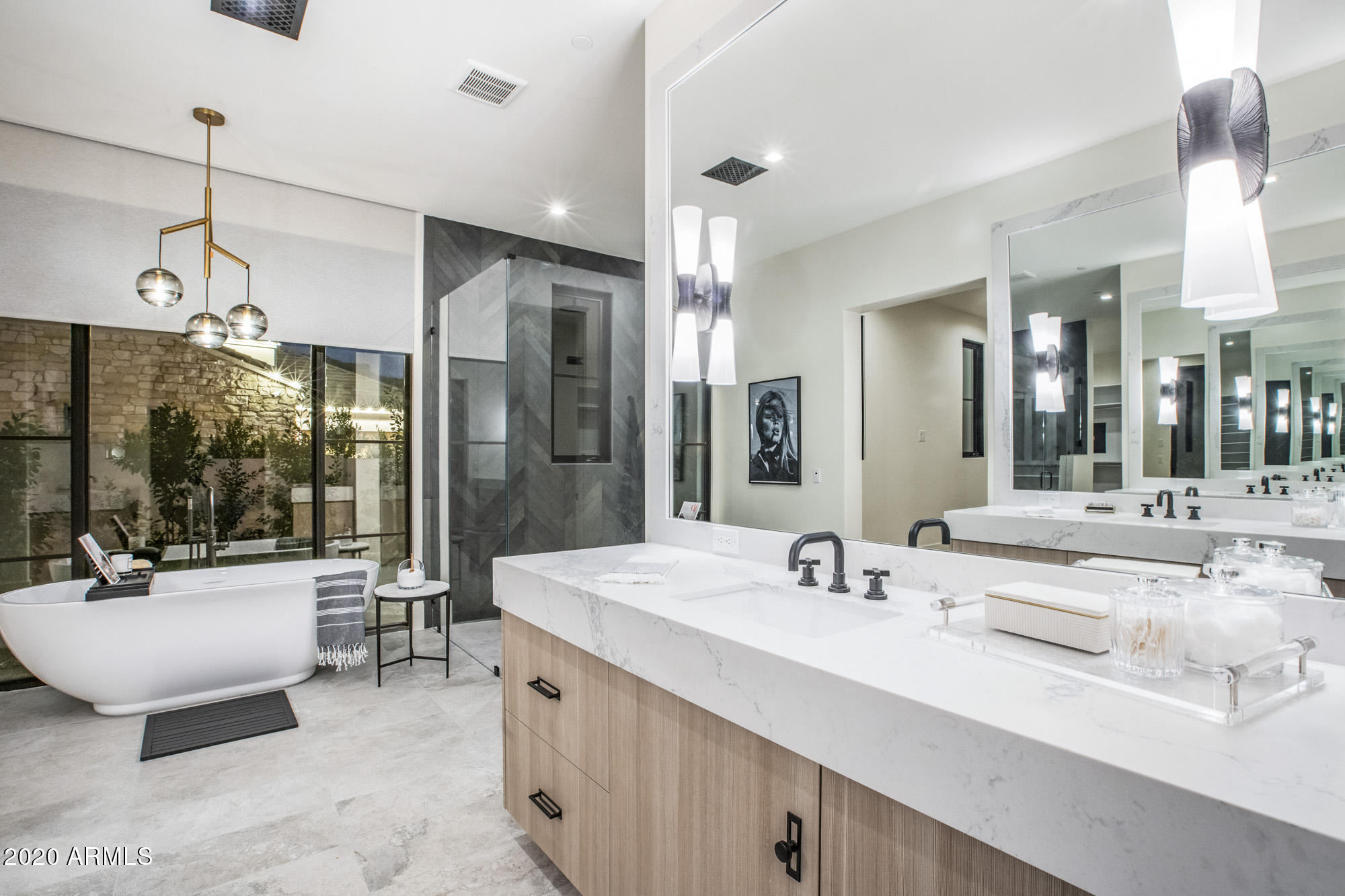 CASA BLANCA ESTATES LOT 20-37 & TR A - Residential