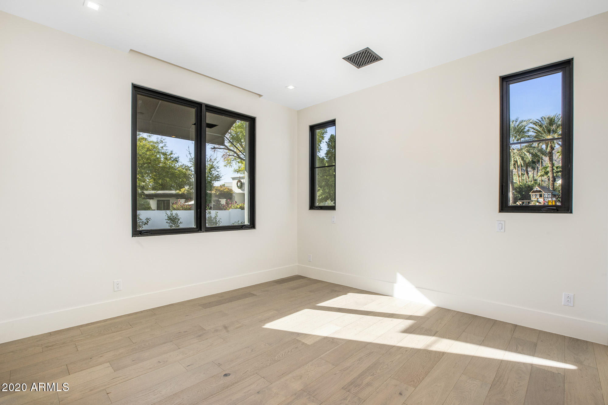 CASA BLANCA ESTATES LOT 20-37 & TR A - Residential