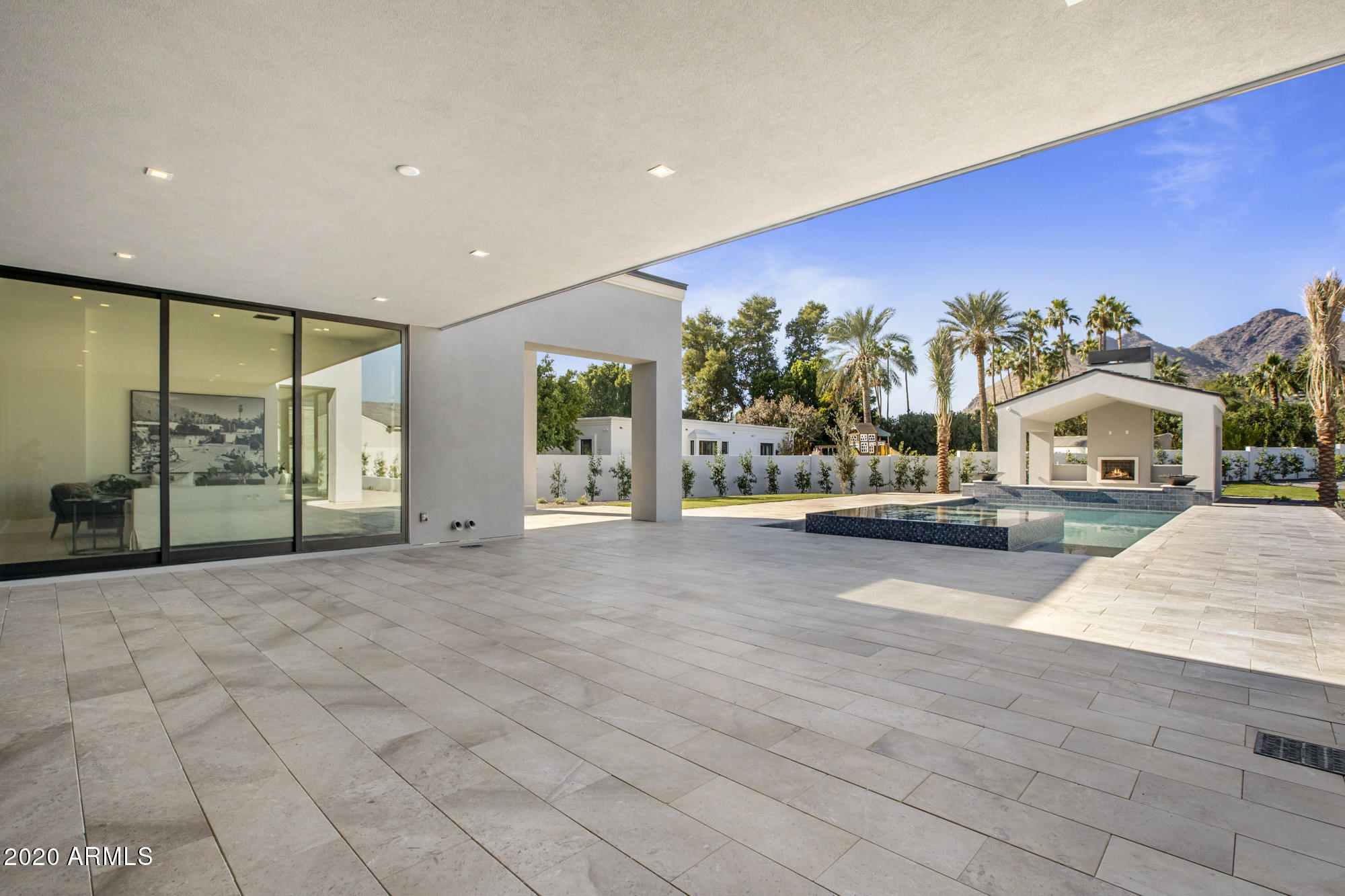 CASA BLANCA ESTATES LOT 20-37 & TR A - Residential
