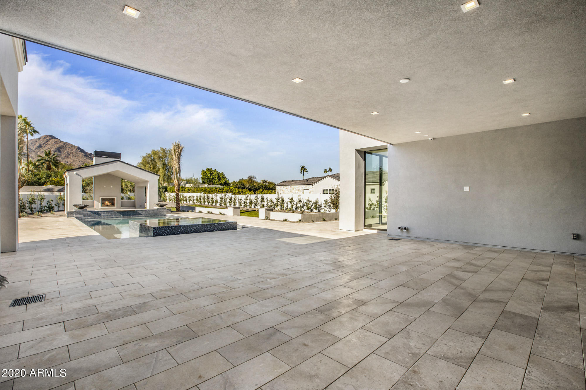 CASA BLANCA ESTATES LOT 20-37 & TR A - Residential