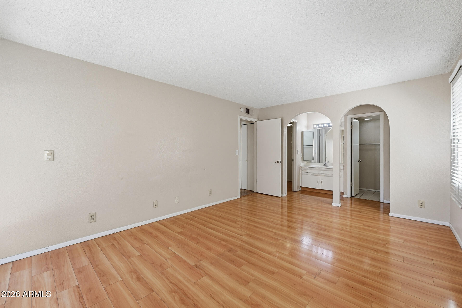 MOUNTAIN PARK CONDOMINIUMS UNIT 111-128 211-228 - Residential