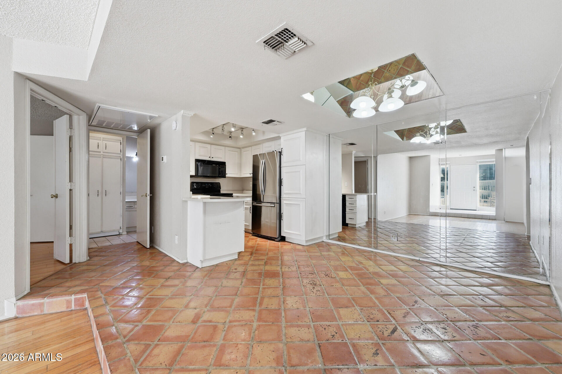 MOUNTAIN PARK CONDOMINIUMS UNIT 111-128 211-228 - Residential