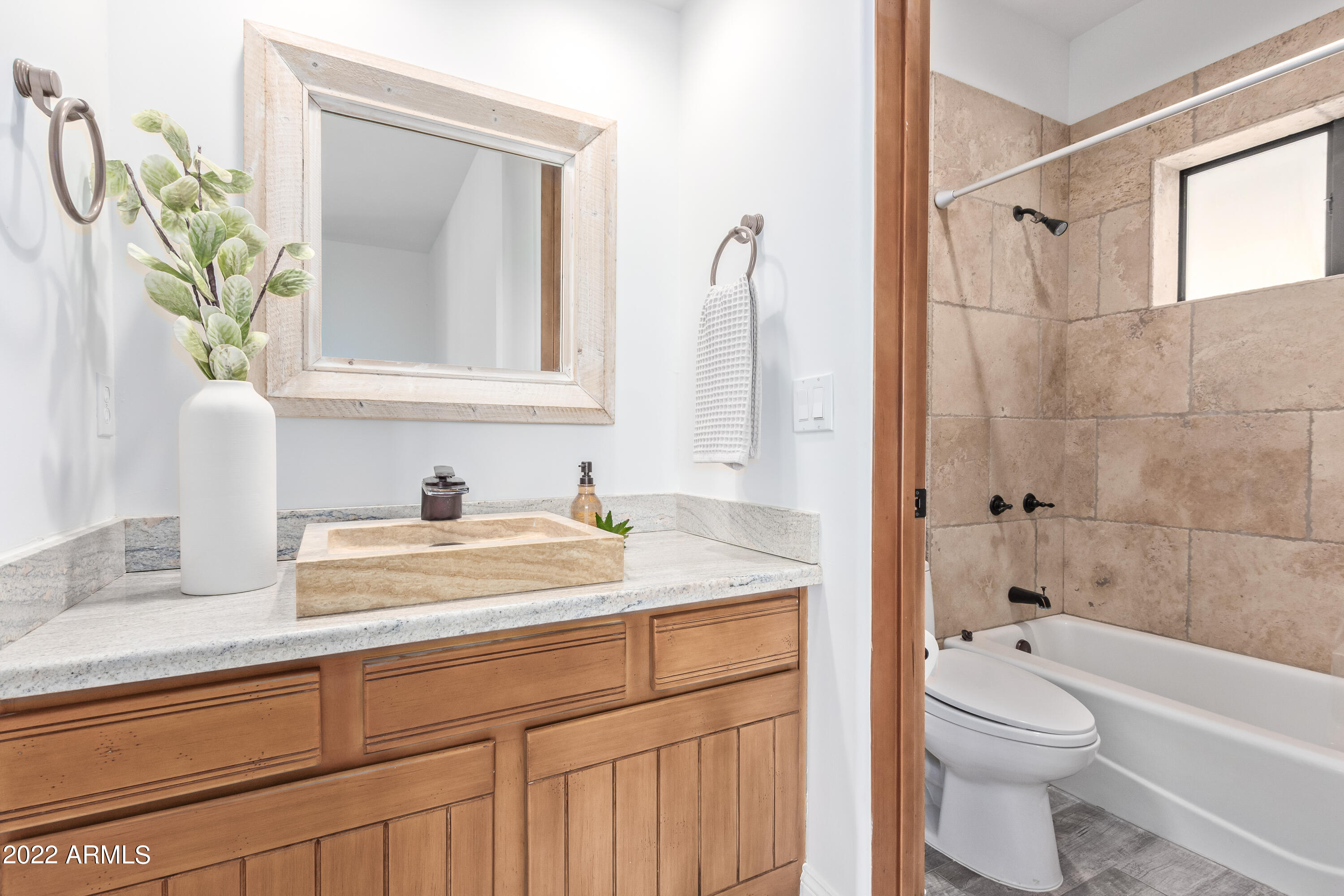 MERRILL CANTATIERRA LOT 1-49 PUT STS IND BEND WASH - Residential