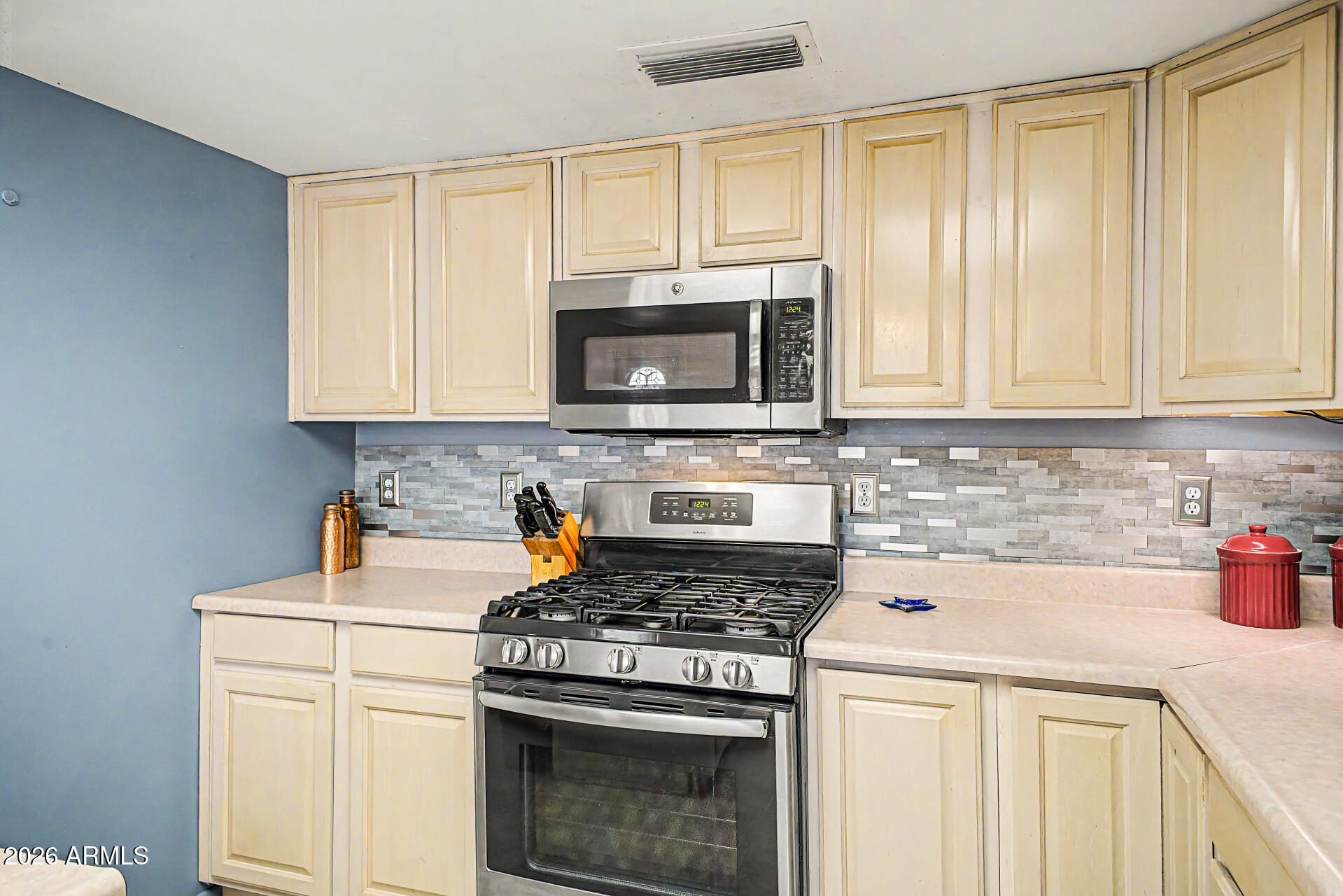 KNOLLS ESTATES LOTS 1-13 48-61 TR A - Residential