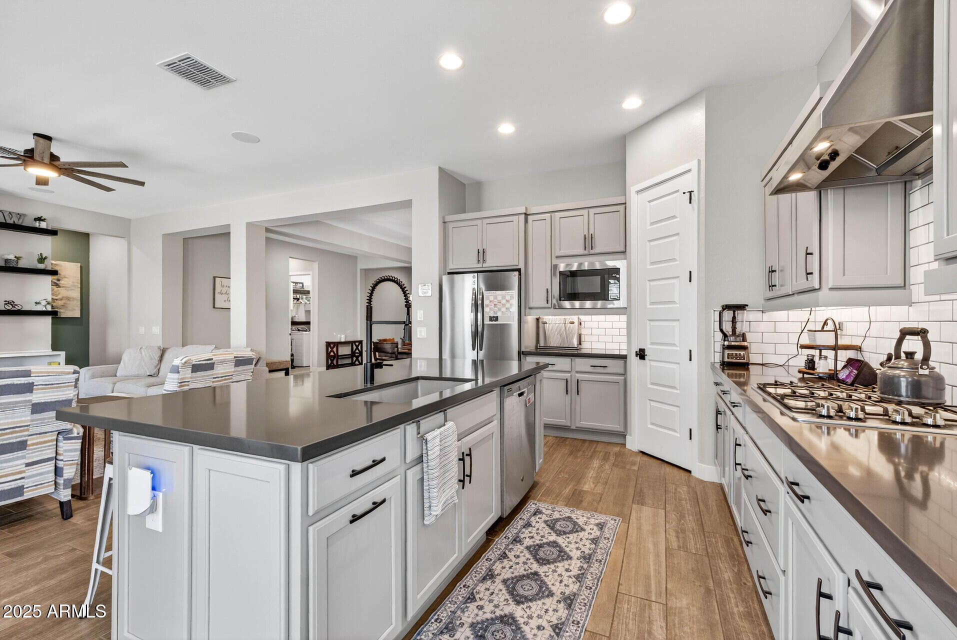 ARROYO SECO NORTH VILLAGE 1 UNIT 2 - Residential Lease