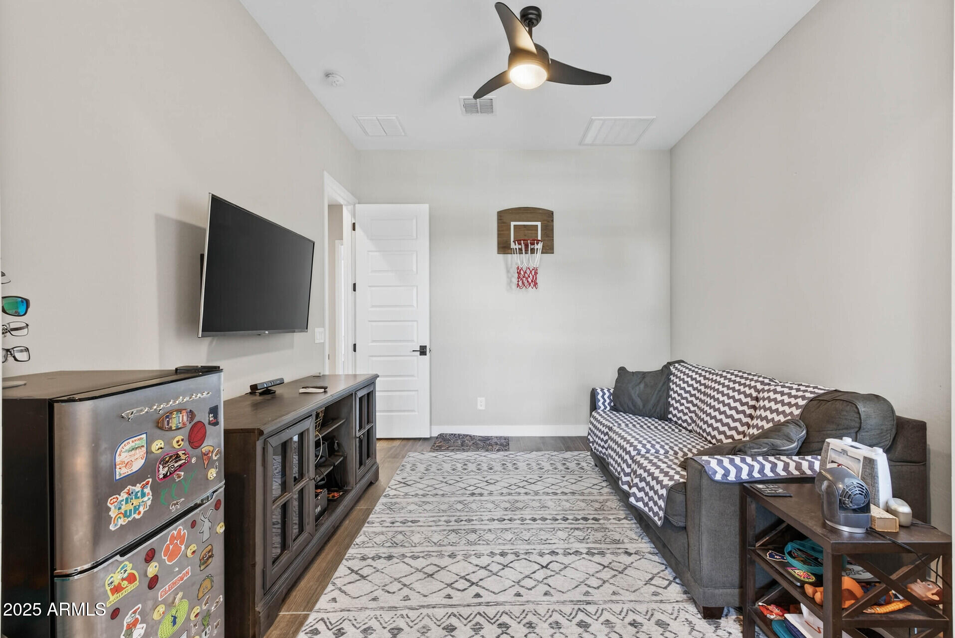 ARROYO SECO NORTH VILLAGE 1 UNIT 2 - Residential Lease