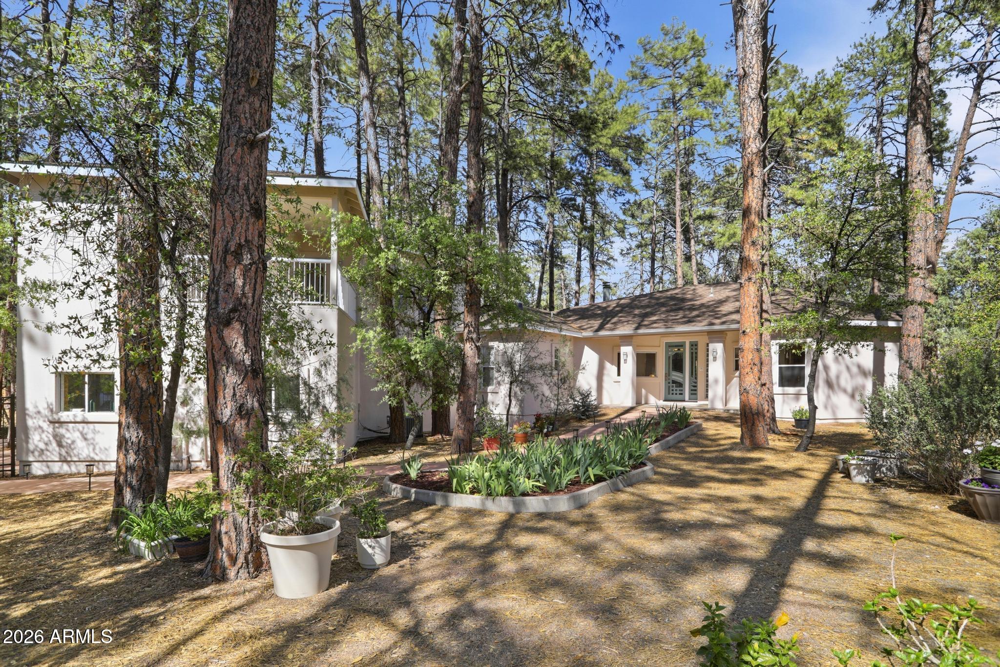 WESTERN MANOR - Residential