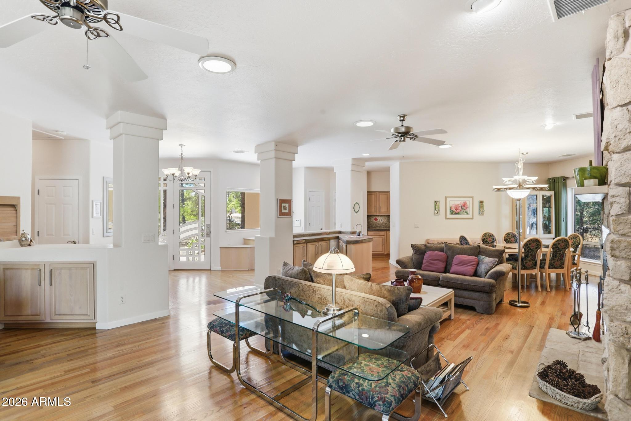 WESTERN MANOR - Residential