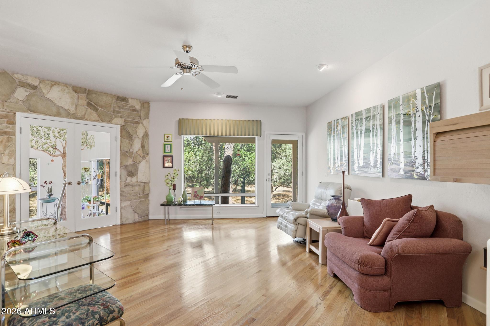 WESTERN MANOR - Residential