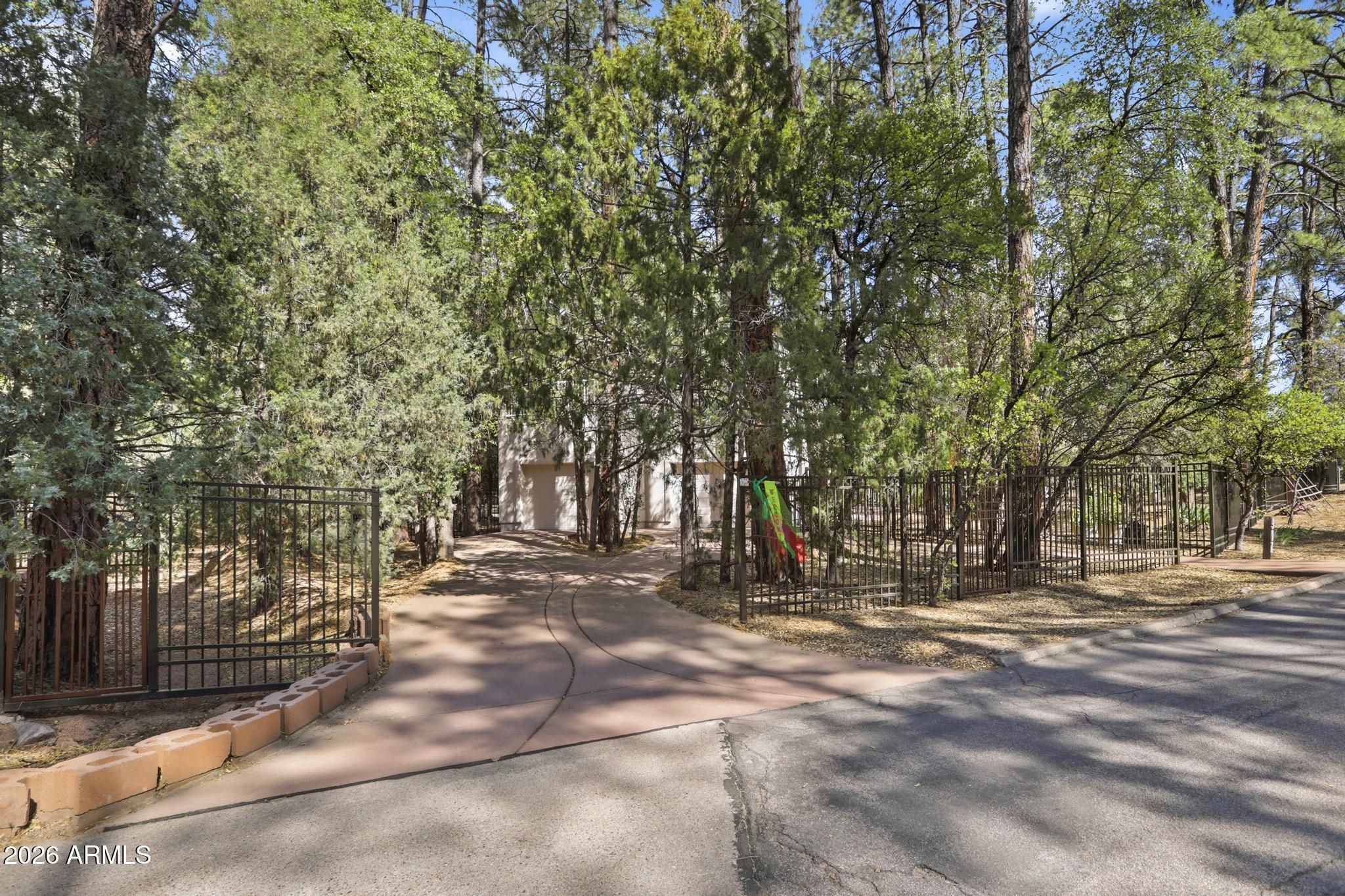 WESTERN MANOR - Residential