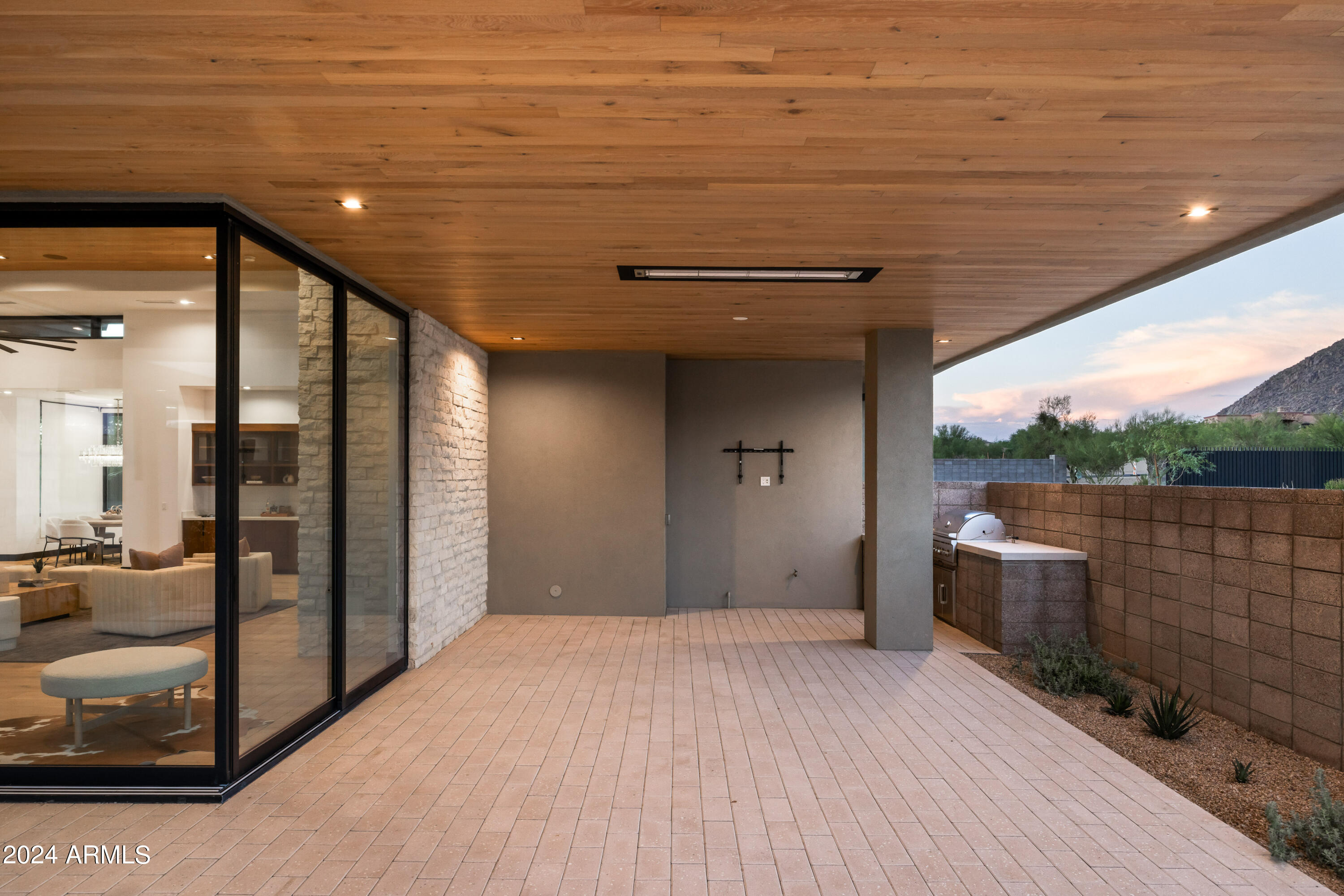 SOLITUDE - Residential