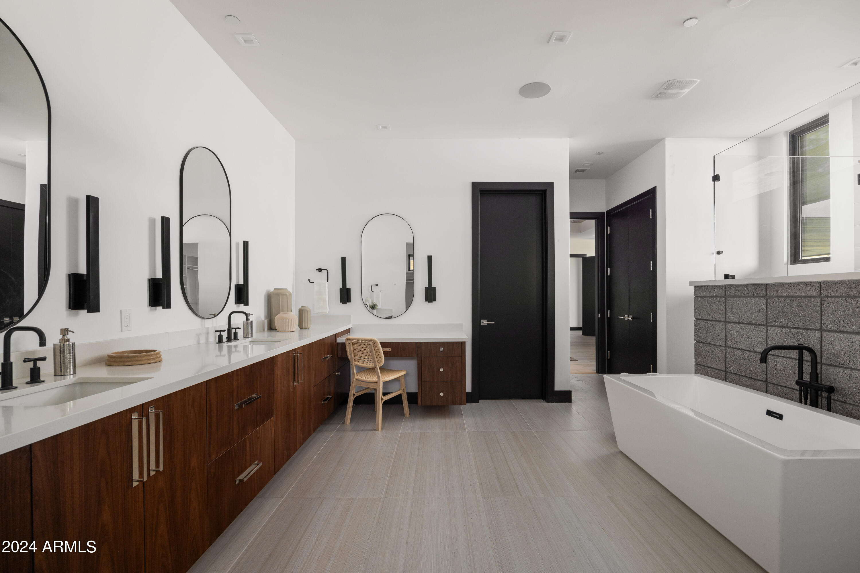 SOLITUDE - Residential