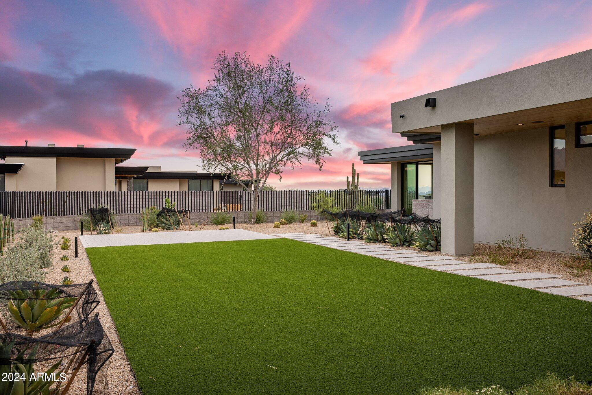 SOLITUDE - Residential