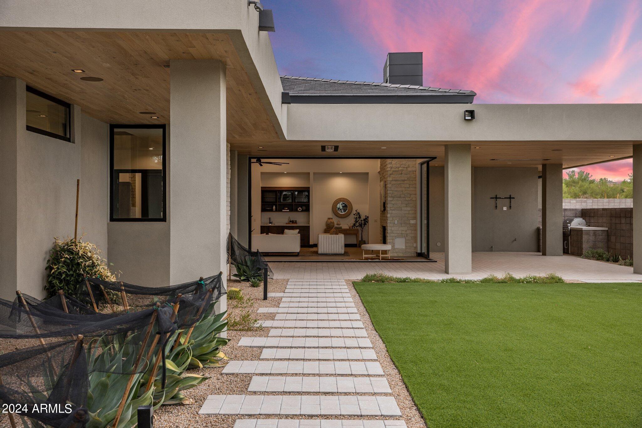 SOLITUDE - Residential