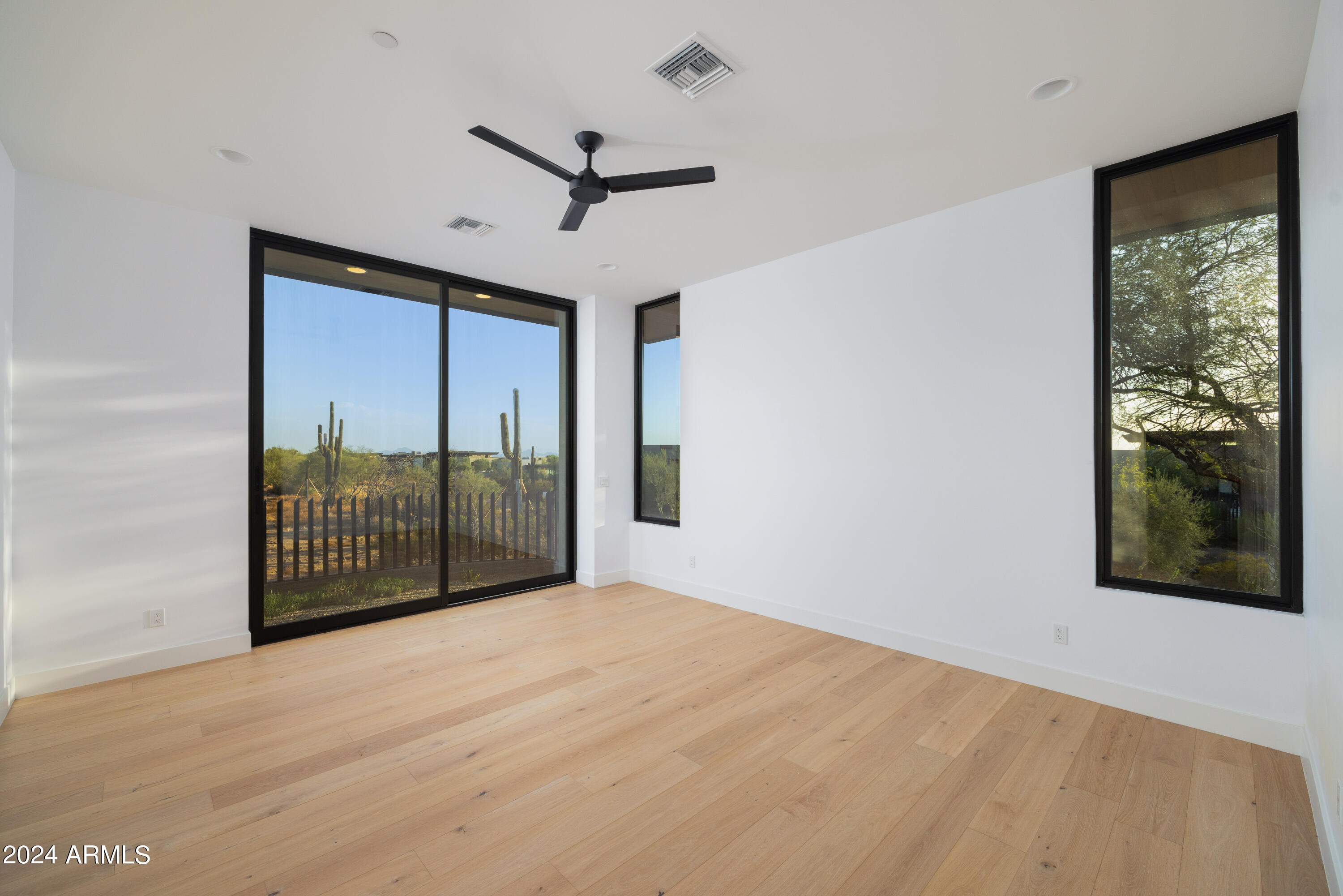 SOLITUDE - Residential