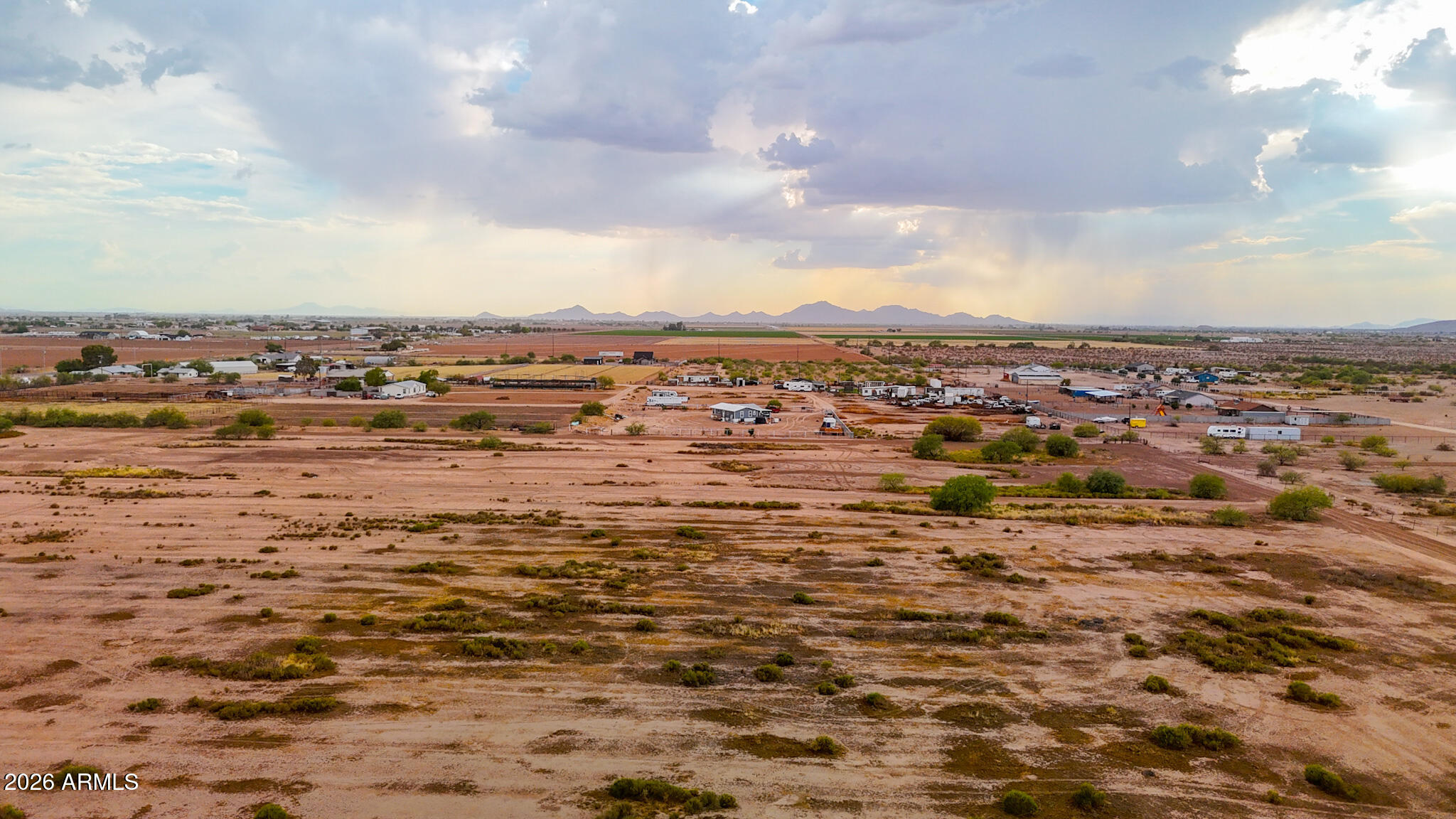 COM @ SE COR OF SEC 17-5S-9E TH N-222 TH W-952 TH - Land