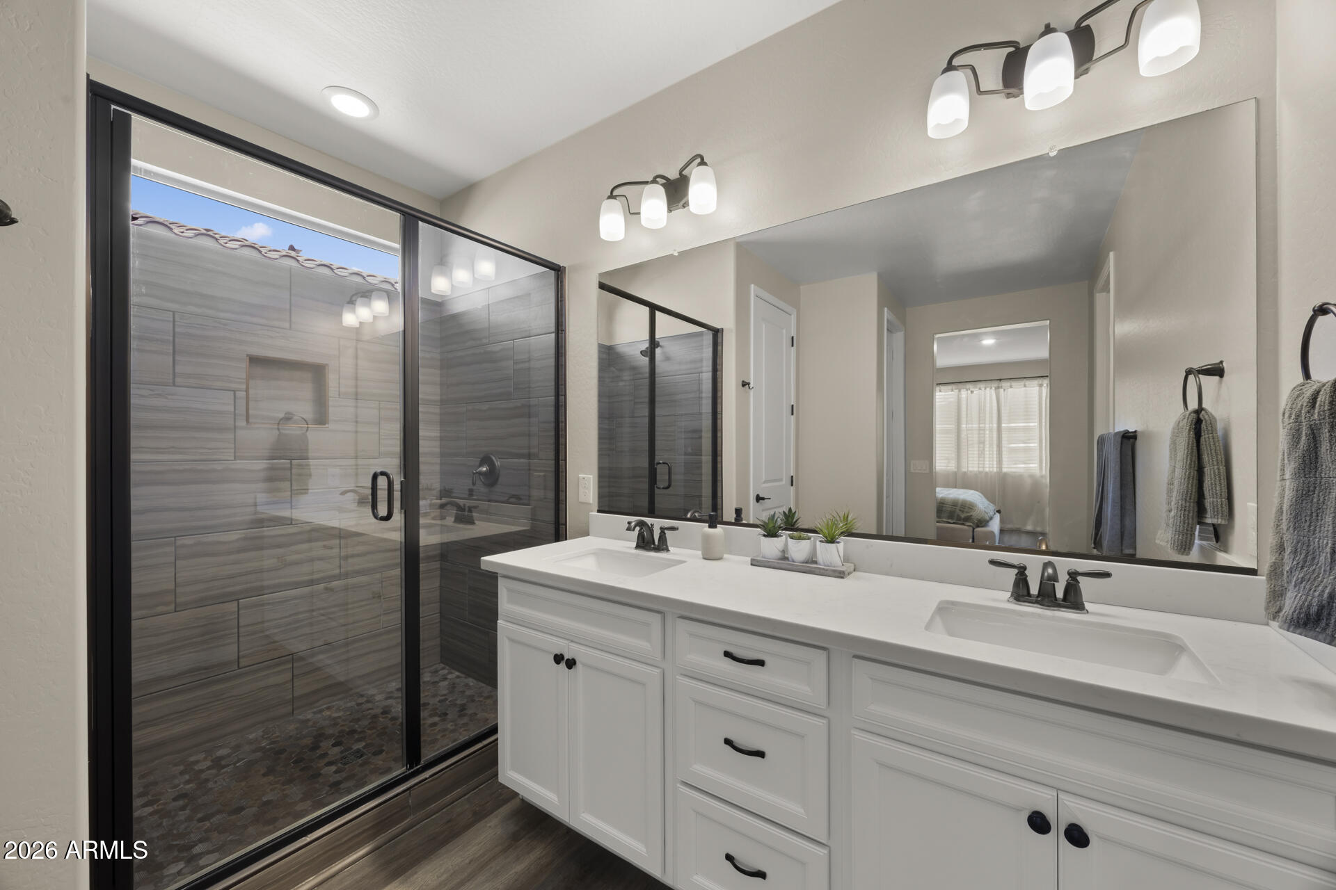 SOUTHERN ENCLAVE - Residential