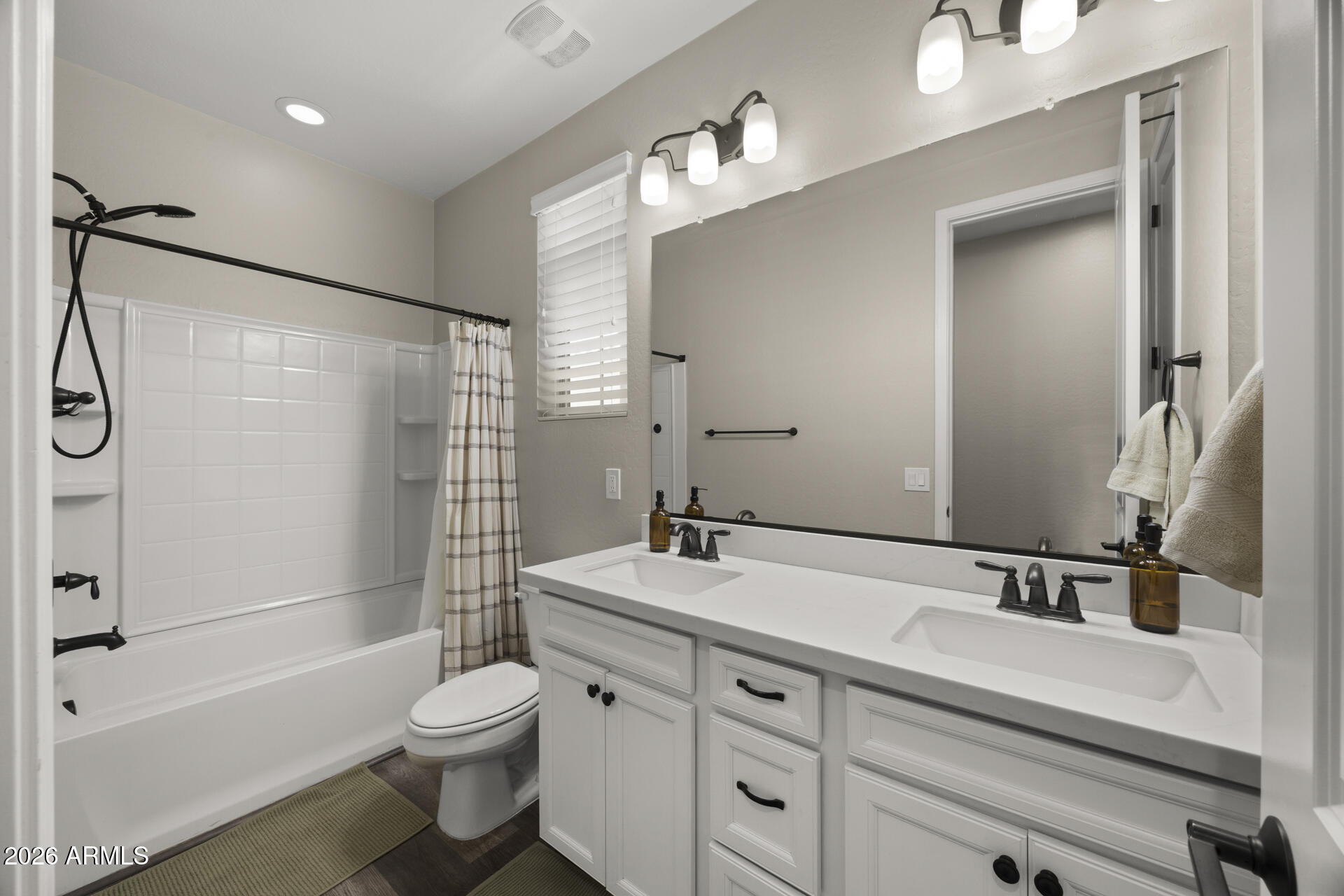 SOUTHERN ENCLAVE - Residential
