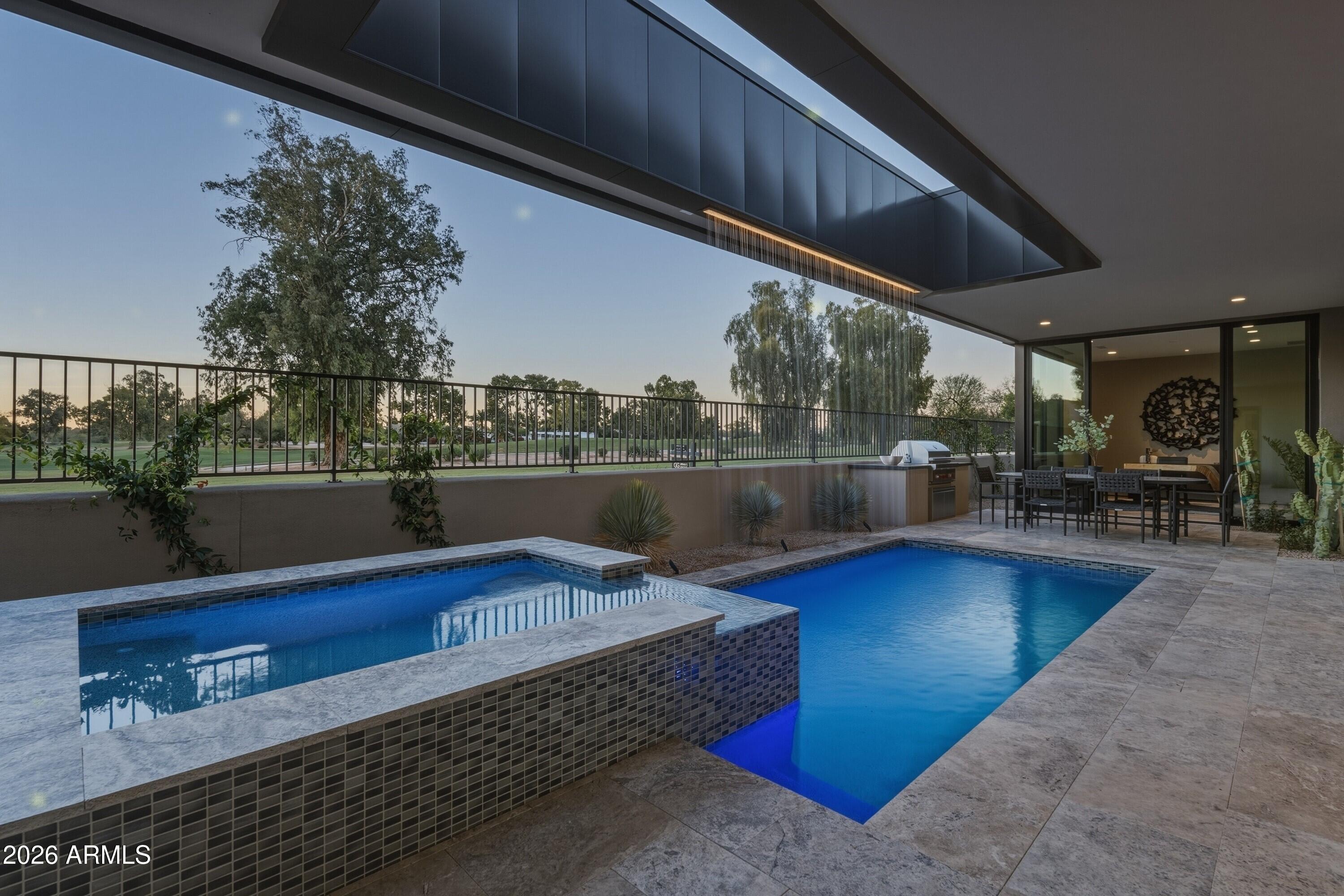 IRONWOOD GOLF VILLAS - Residential