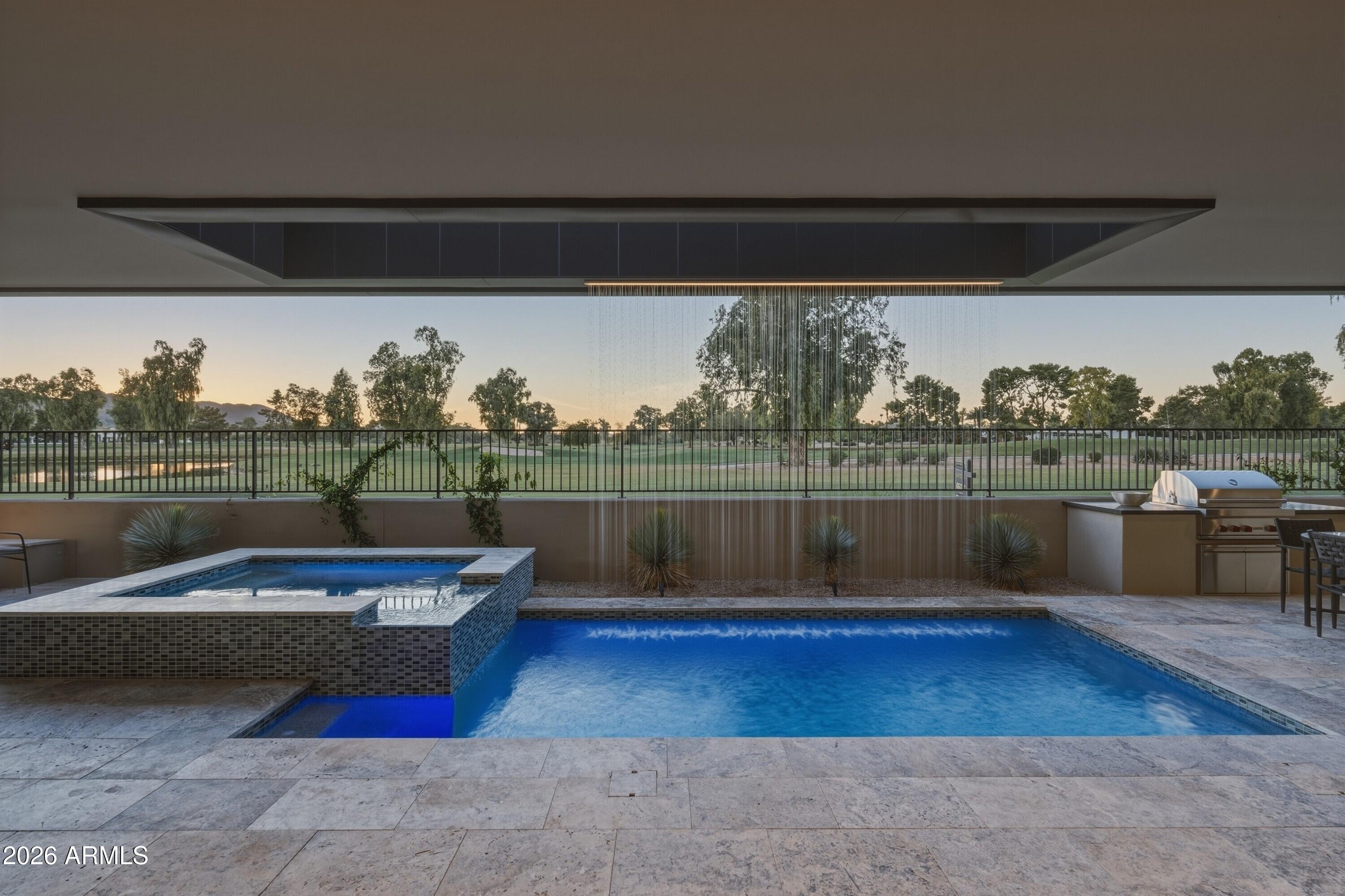 IRONWOOD GOLF VILLAS - Residential