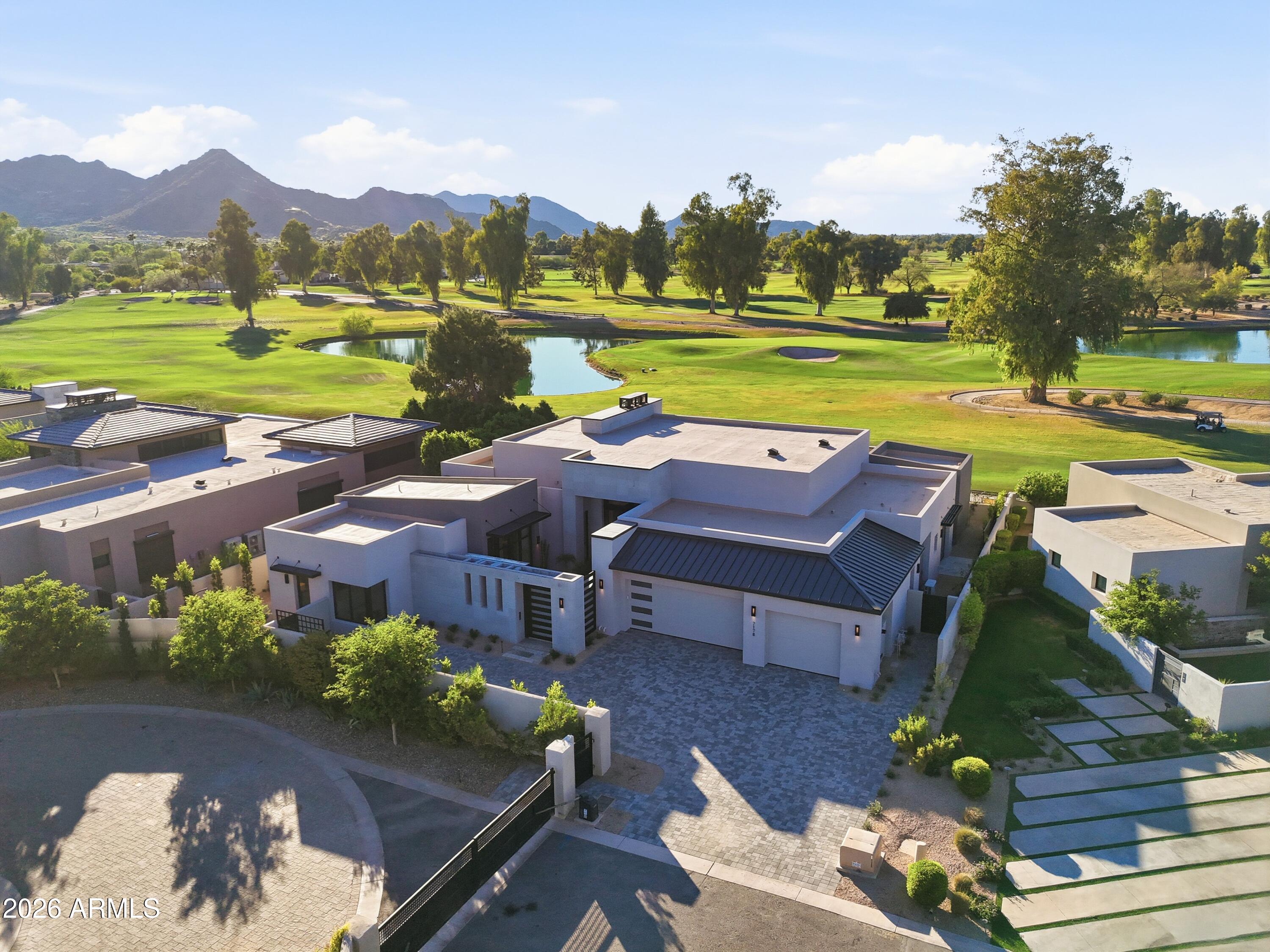 IRONWOOD GOLF VILLAS - Residential