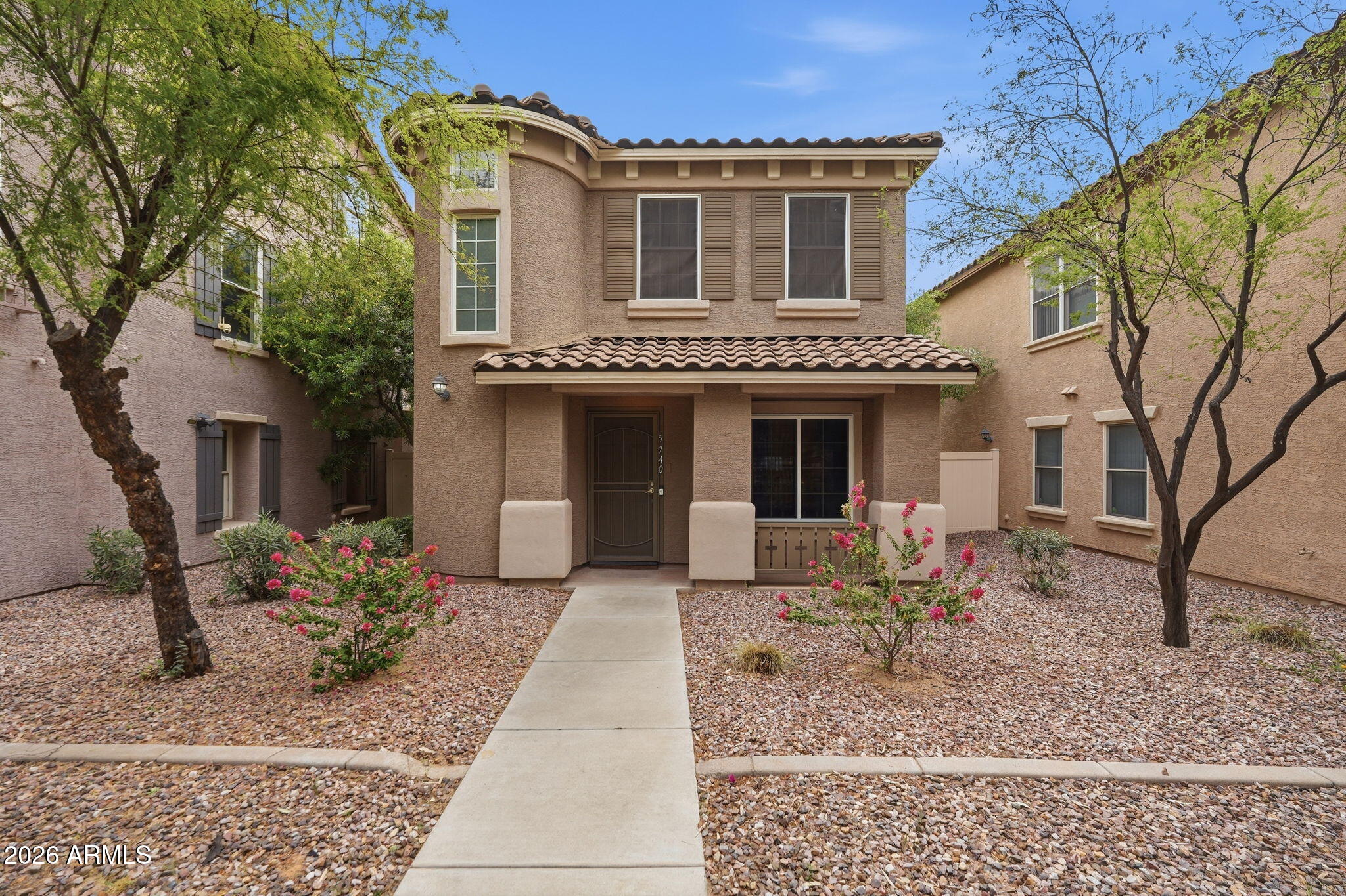 Welcome to this thoughtfully updated 3-bedroom, 2-bath standalone home with a spacious side-by-side 2-car garage. Designed with a functional split floor plan, the home offers one bedroom and full bathroom downstairs, while two additional bedrooms and another full bath are located upstairs.
Filled with natural light, this home feels bright, airy, and welcoming from the moment you step inside. The interior blends comfort with stylish modern updates, including refreshed kitchen cabinets with new hardware, fresh paint throughout the home and garage, updated lighting, and thoughtful storage enhancements in the pantry and laundry room.
The bathrooms have been tastefully refreshed with modern finishes, including updated mirrors, shelving, lighting, and an upgraded main bathroom vanity, creating clean, contemporary feel. Additional highlights include a newer HVAC system installed in 2022, a newer water heater installed in 2023, a water softener, and charming design details that make the home feel truly move-in ready.
Beyond the home itself, enjoy fantastic community amenities including a sparkling pool and relaxing spa, a neighborhood park, and a basketball court-perfect for both recreation and unwinding close to home.
Conveniently located just 10 minutes from Phoenix Sky Harbor International Airport and approximately 8 minutes from I-10, this home offers easy access to major travel routes while still providing the comfort of low-maintenance living in a welcoming community.