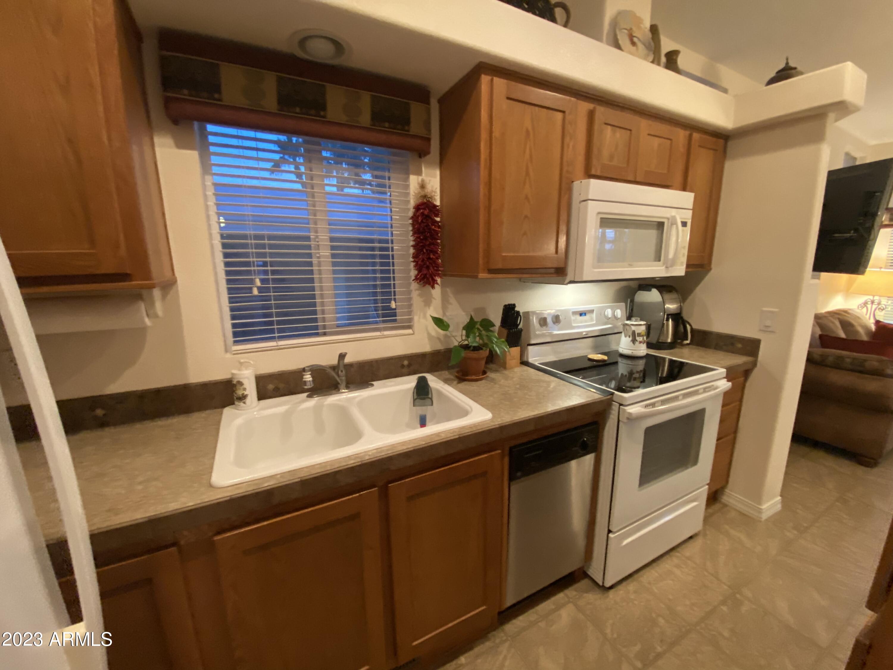 ROADHAVEN RESORT OF APACHE JUNCTION - Land