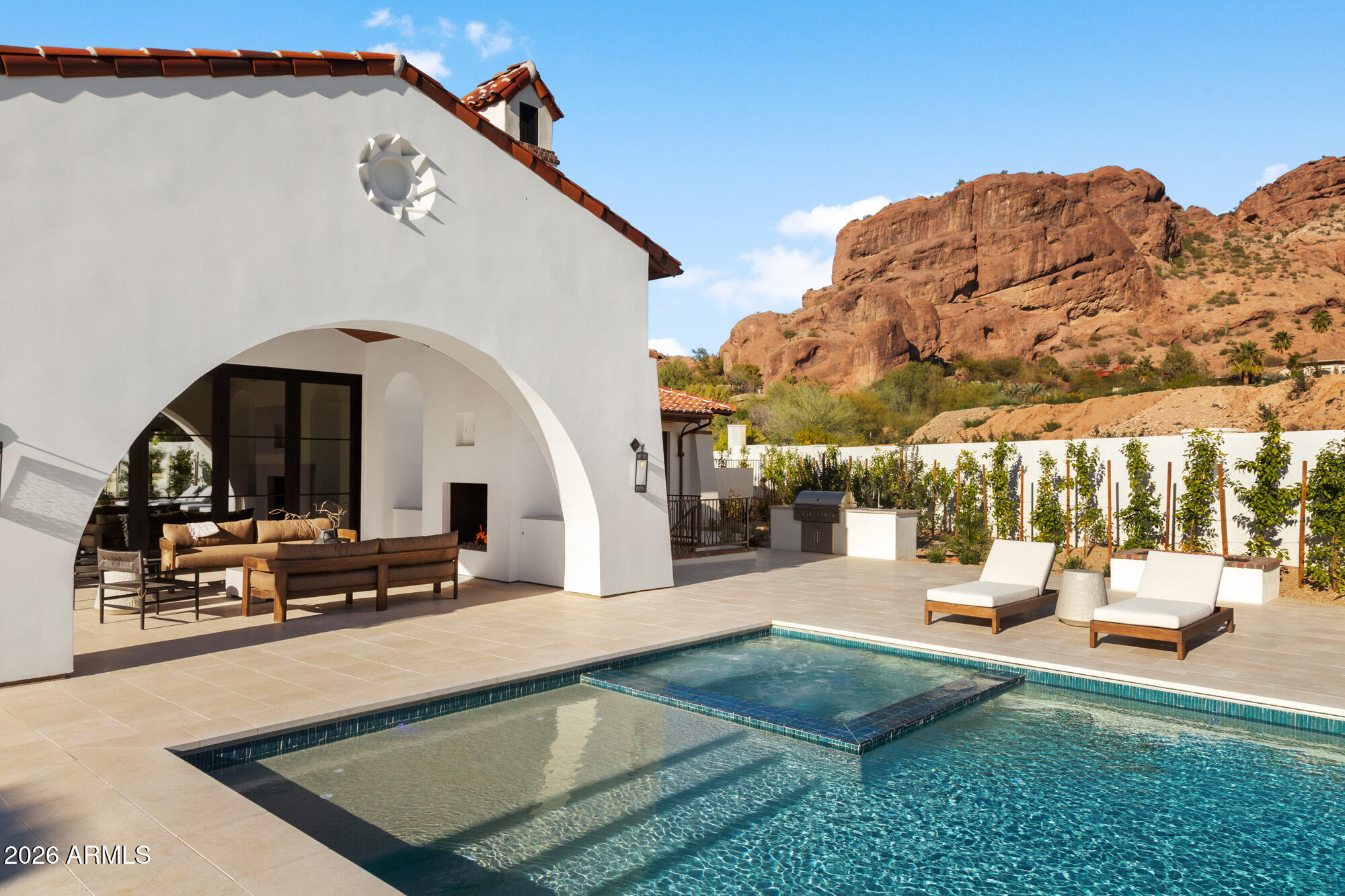 CAMELBACK SIERRA - Residential