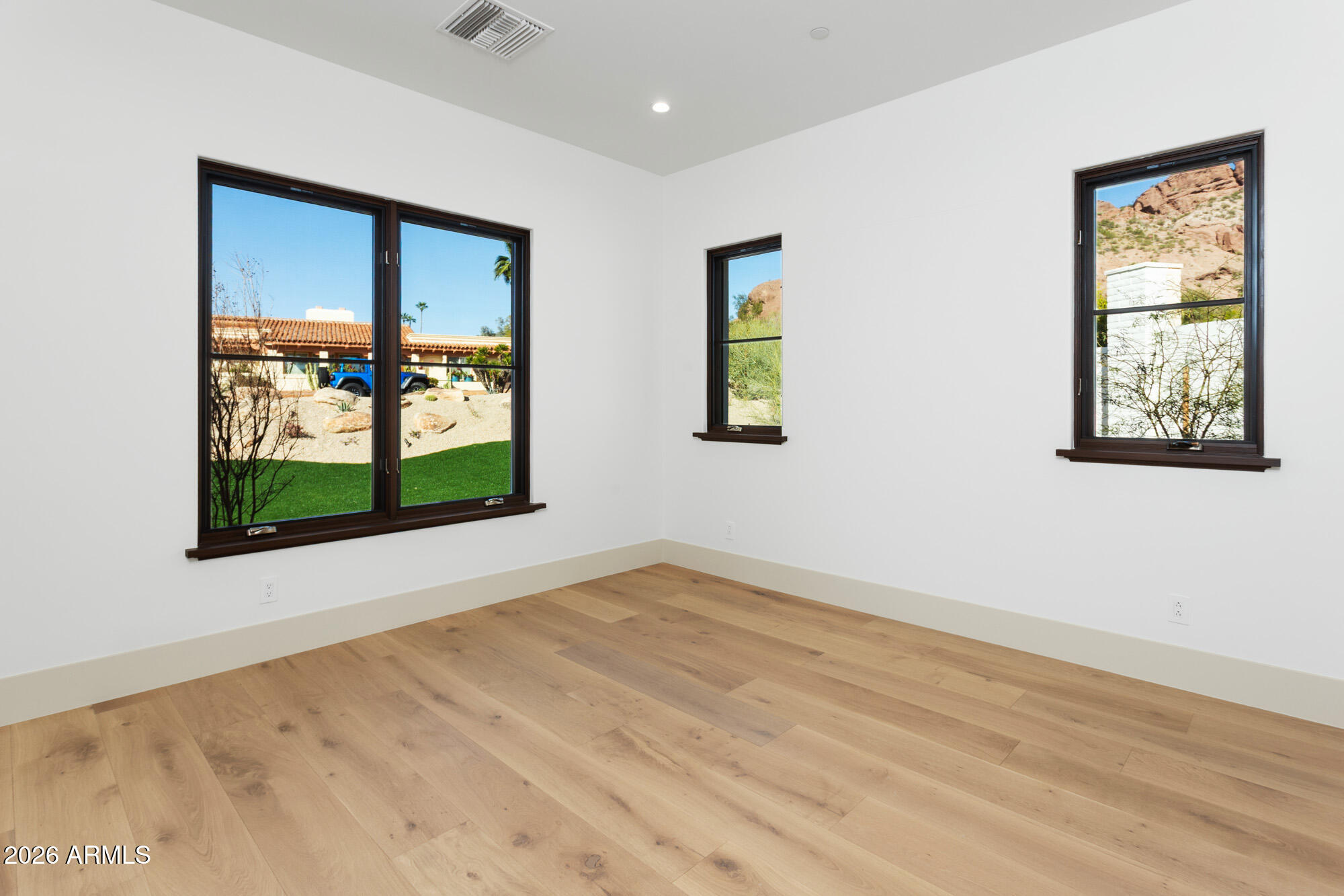 CAMELBACK SIERRA - Residential