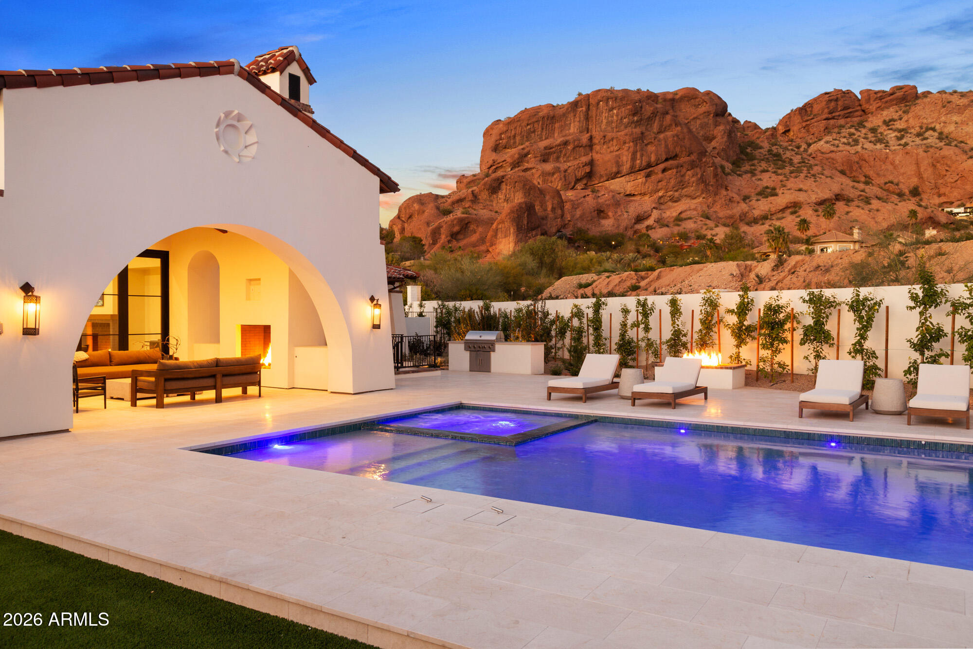 CAMELBACK SIERRA - Residential