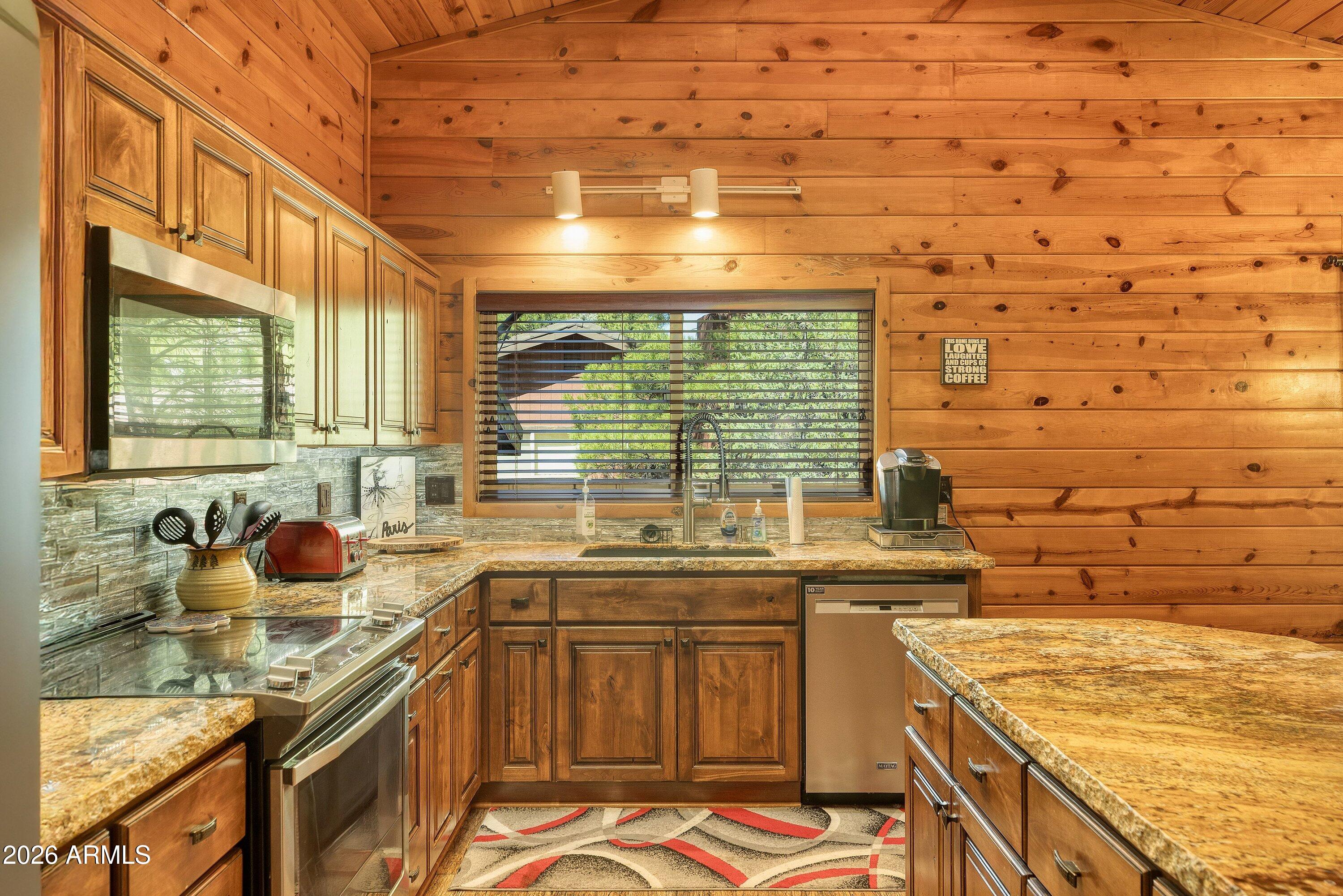 PINETOP LAKES COUNTRY CLUB UNIT 3 - Residential