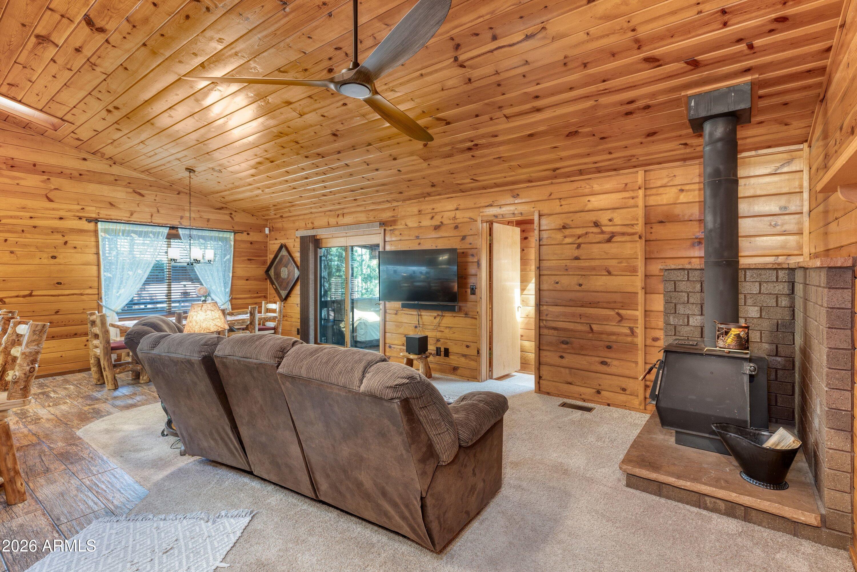 PINETOP LAKES COUNTRY CLUB UNIT 3 - Residential